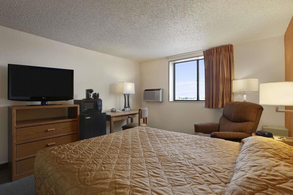 Super 8 by Wyndham Cheyenne WY