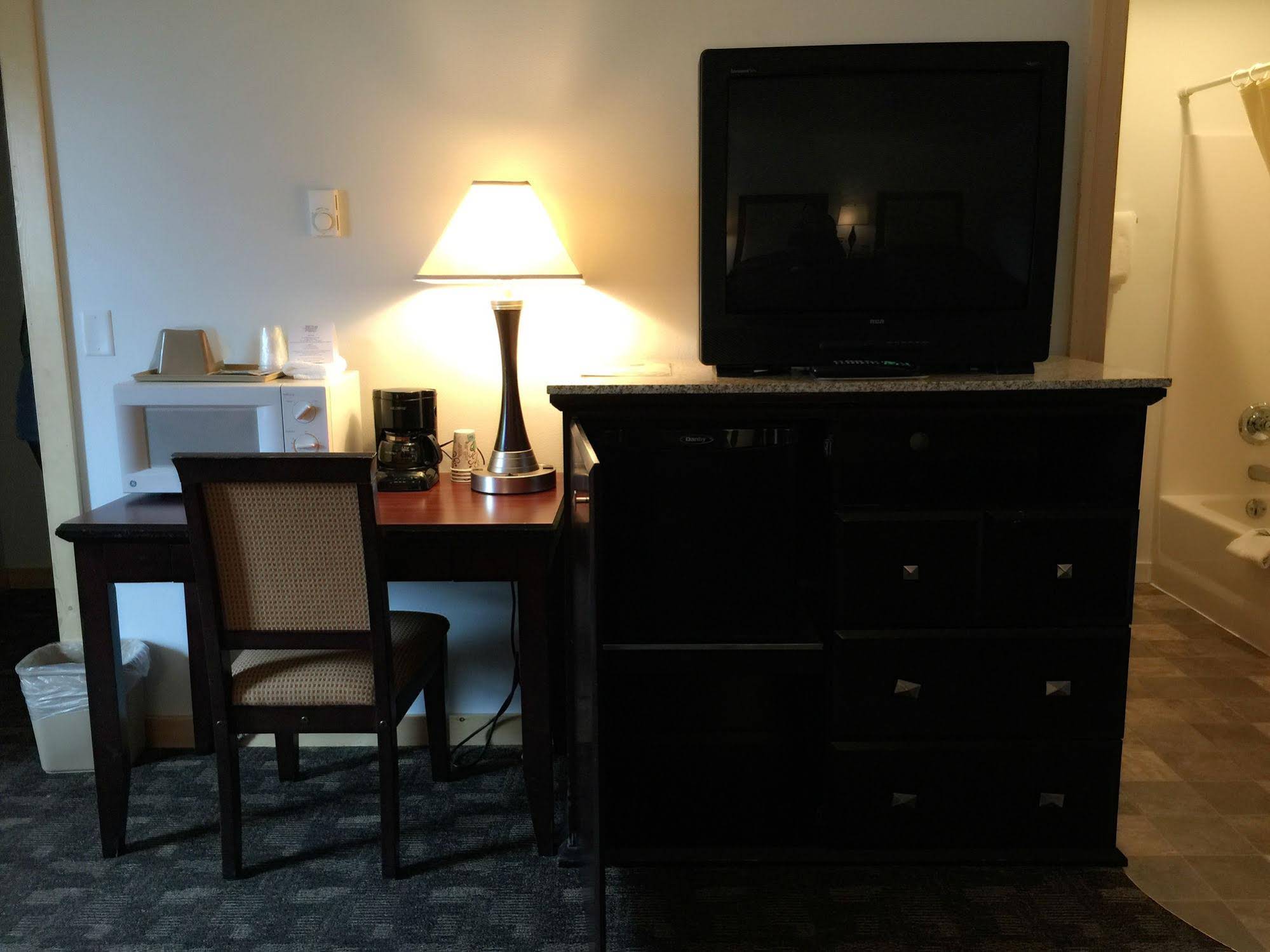 Cody Holiday Lodge
