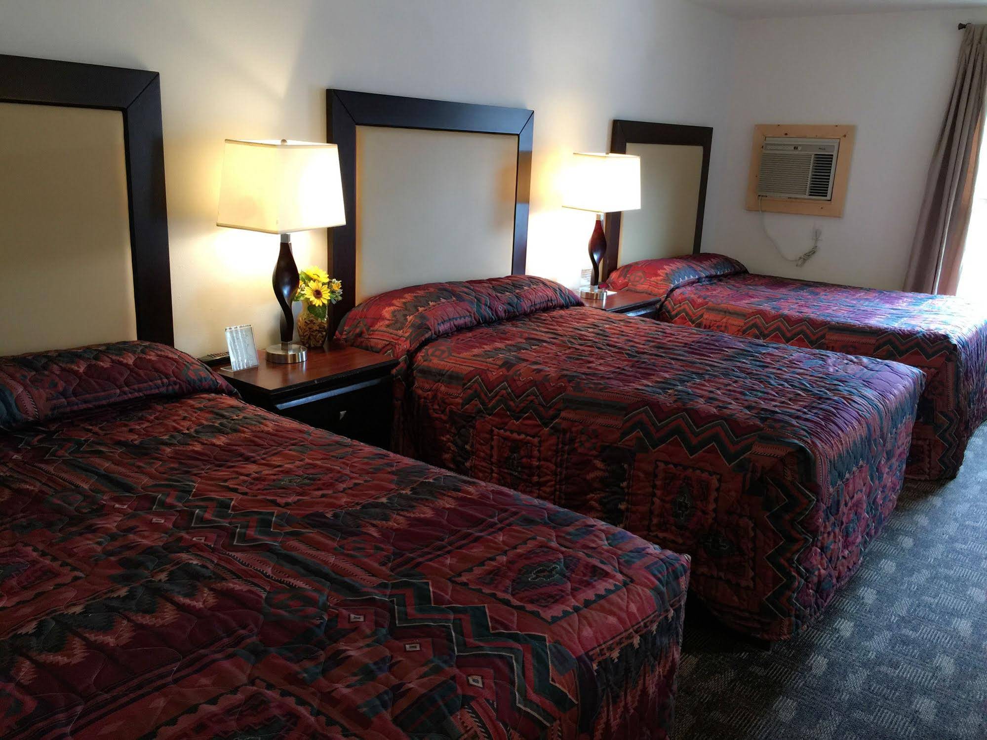 Cody Holiday Lodge