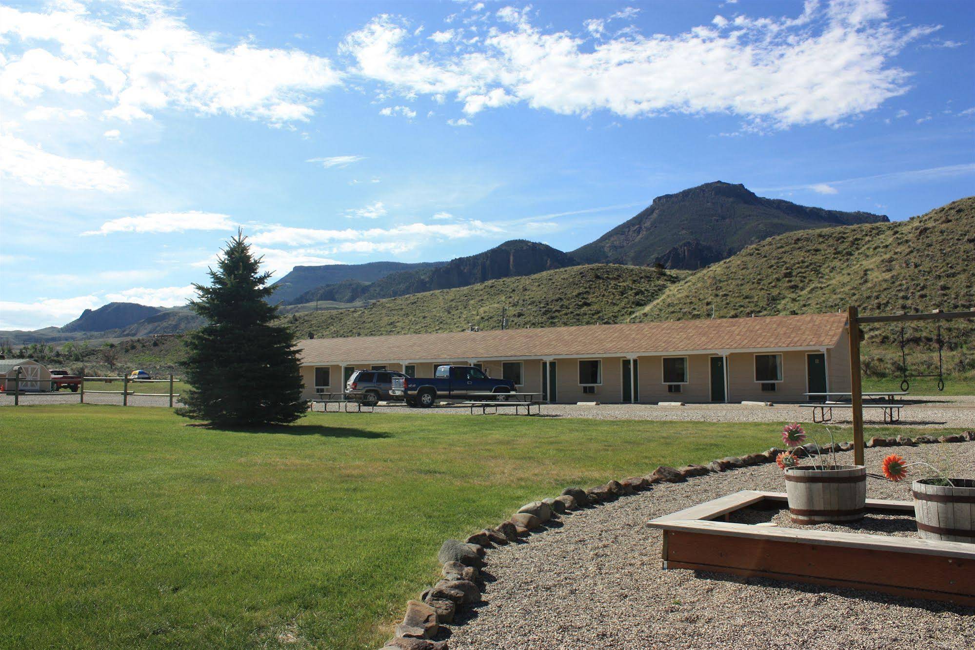 Green Creek Inn and RV Park