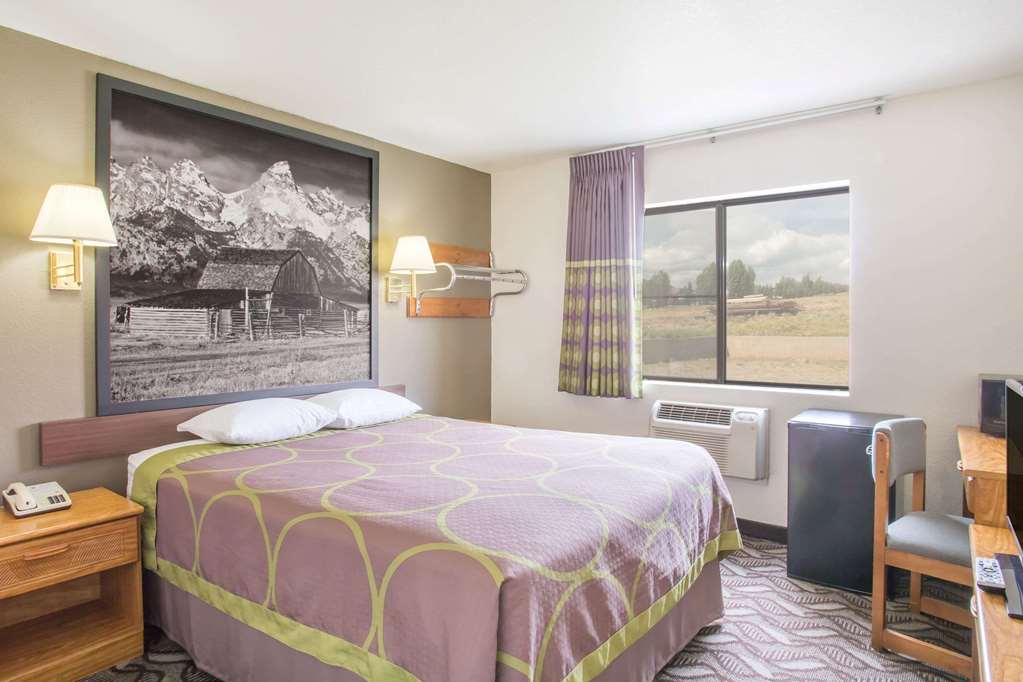 Super 8 by Wyndham Dubois
