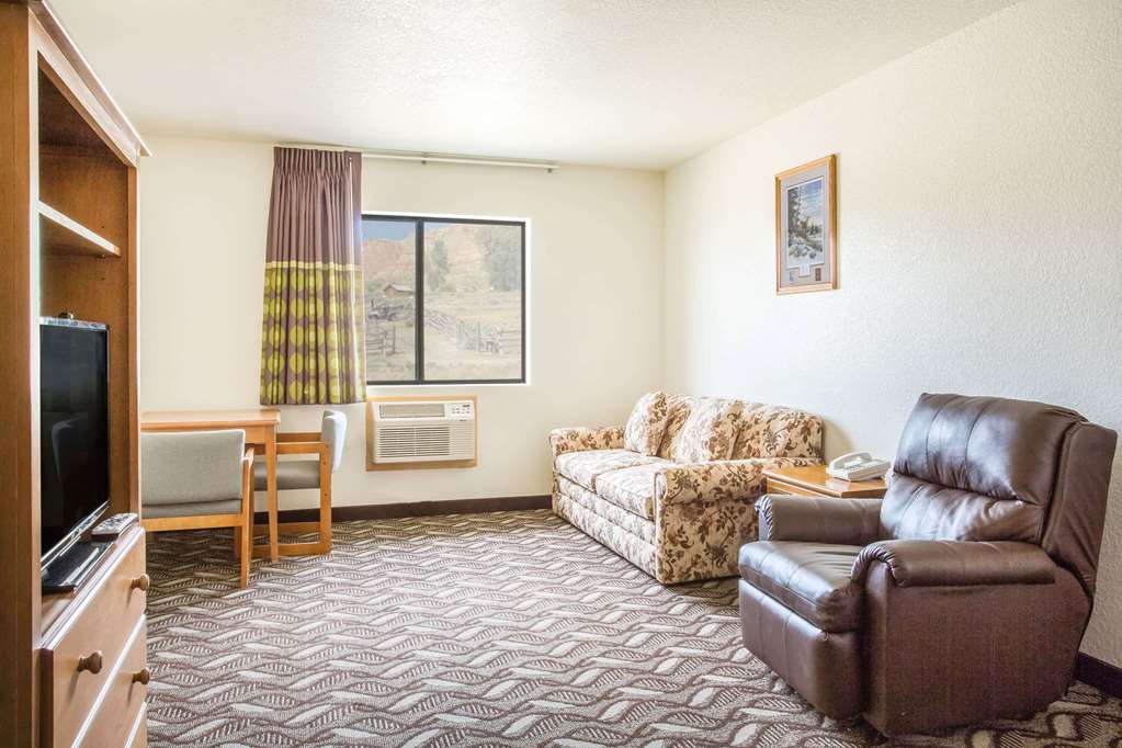 Super 8 by Wyndham Dubois