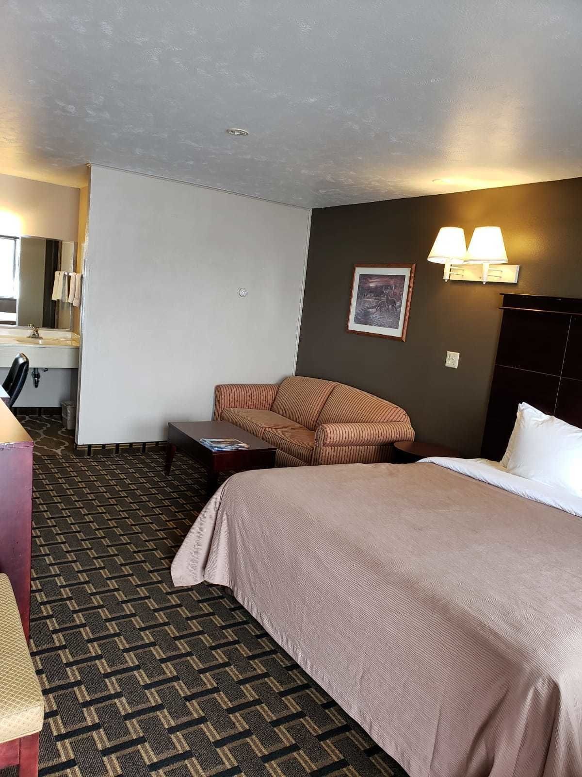 Travelodge by Wyndham Evanston
