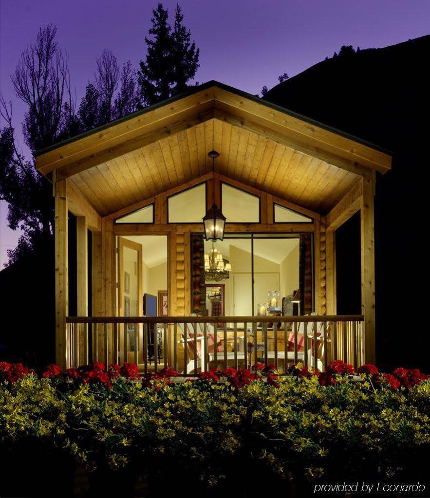 Rustic Inn Creekside Resort & Spa