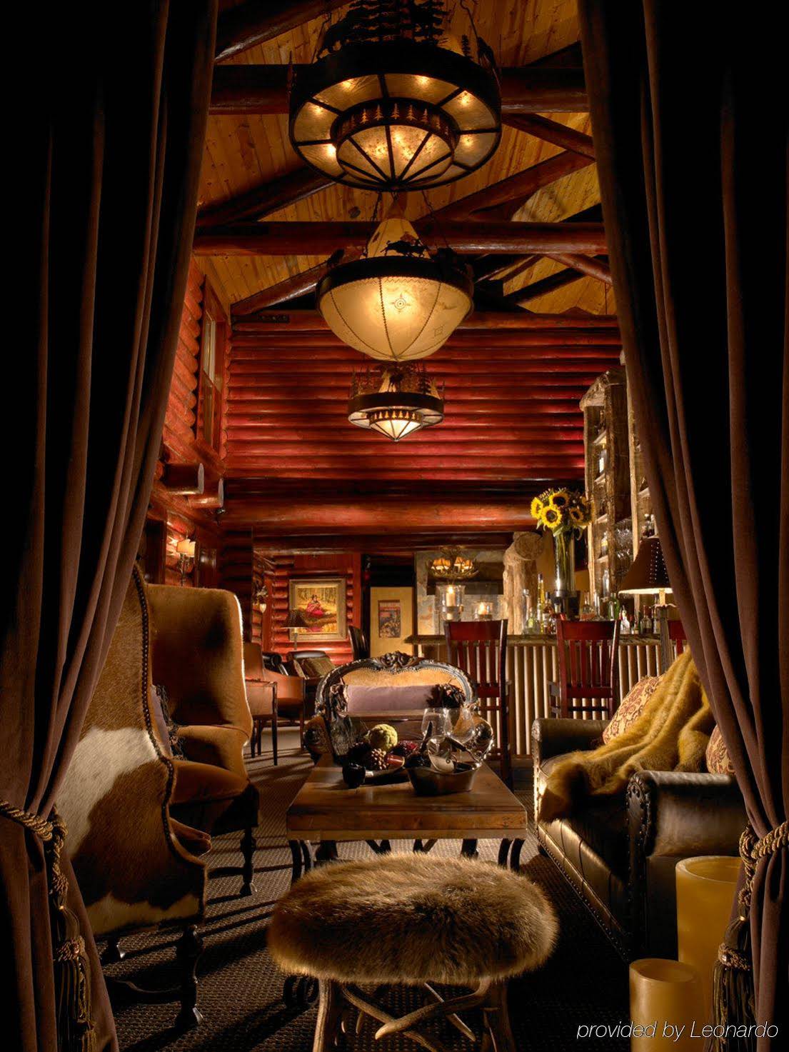 Rustic Inn Creekside Resort & Spa