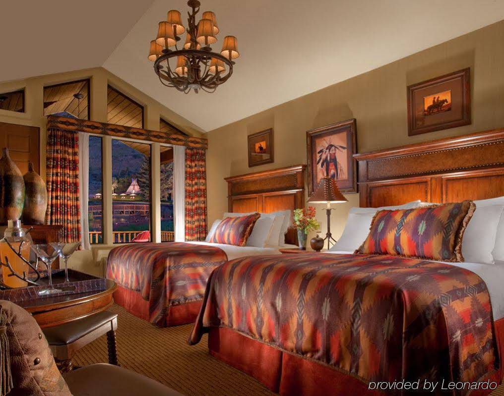 Rustic Inn Creekside Resort & Spa
