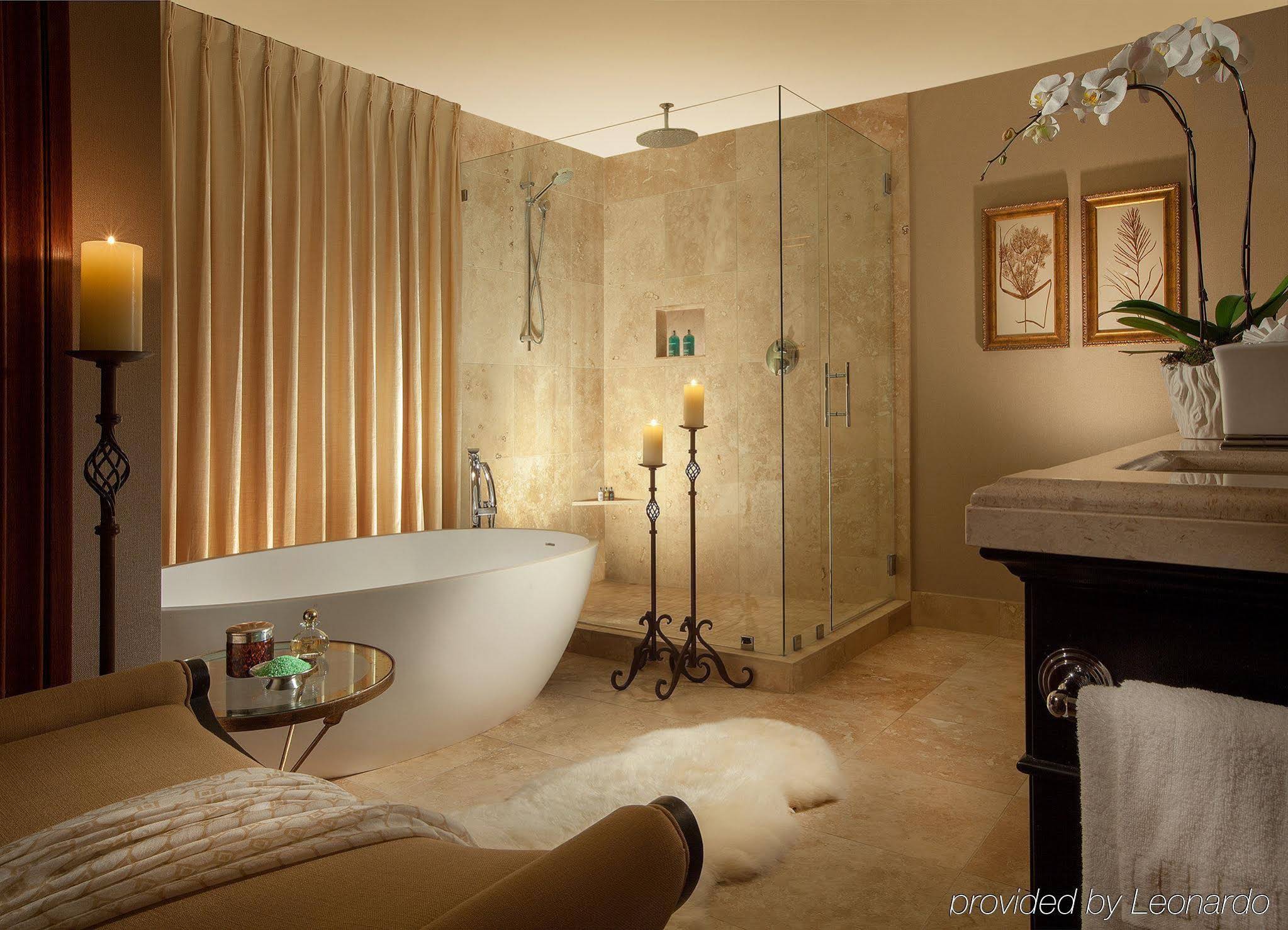 Rustic Inn Creekside Resort & Spa