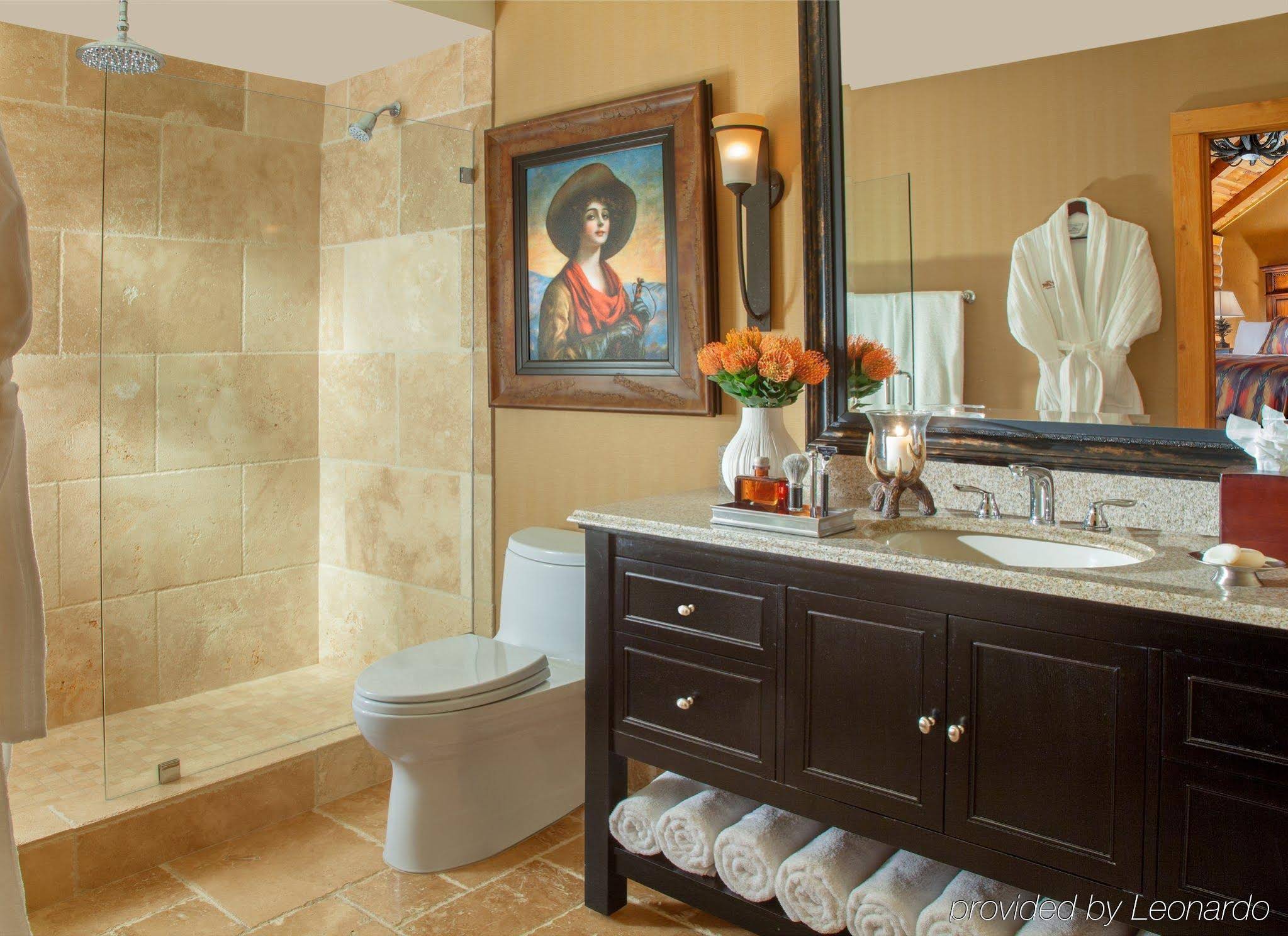Rustic Inn Creekside Resort & Spa