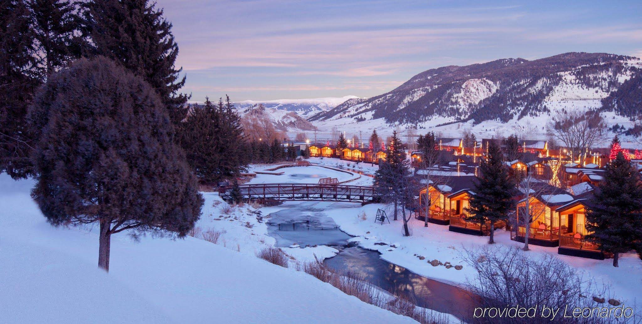 Rustic Inn Creekside Resort & Spa