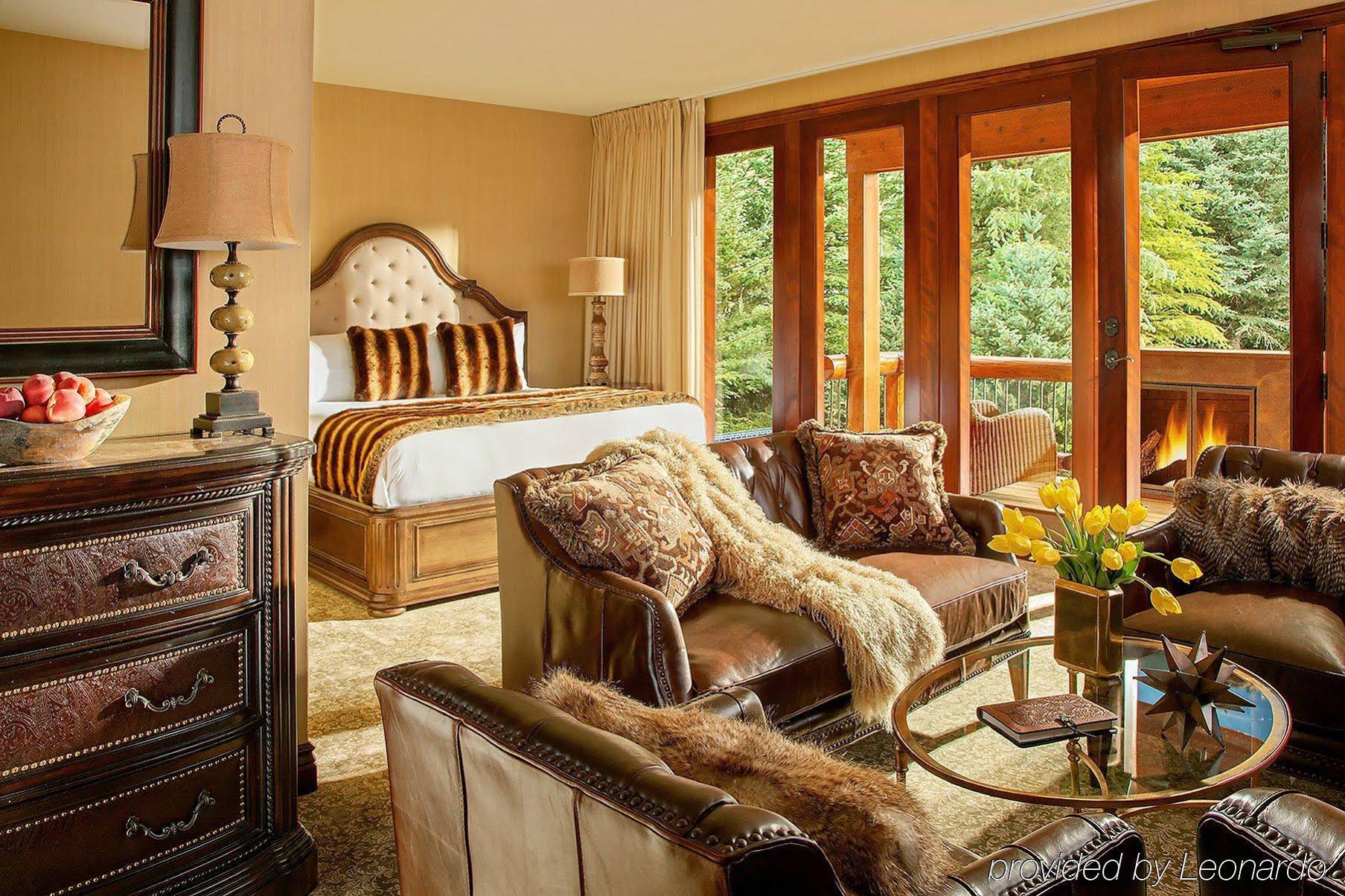 Rustic Inn Creekside Resort & Spa