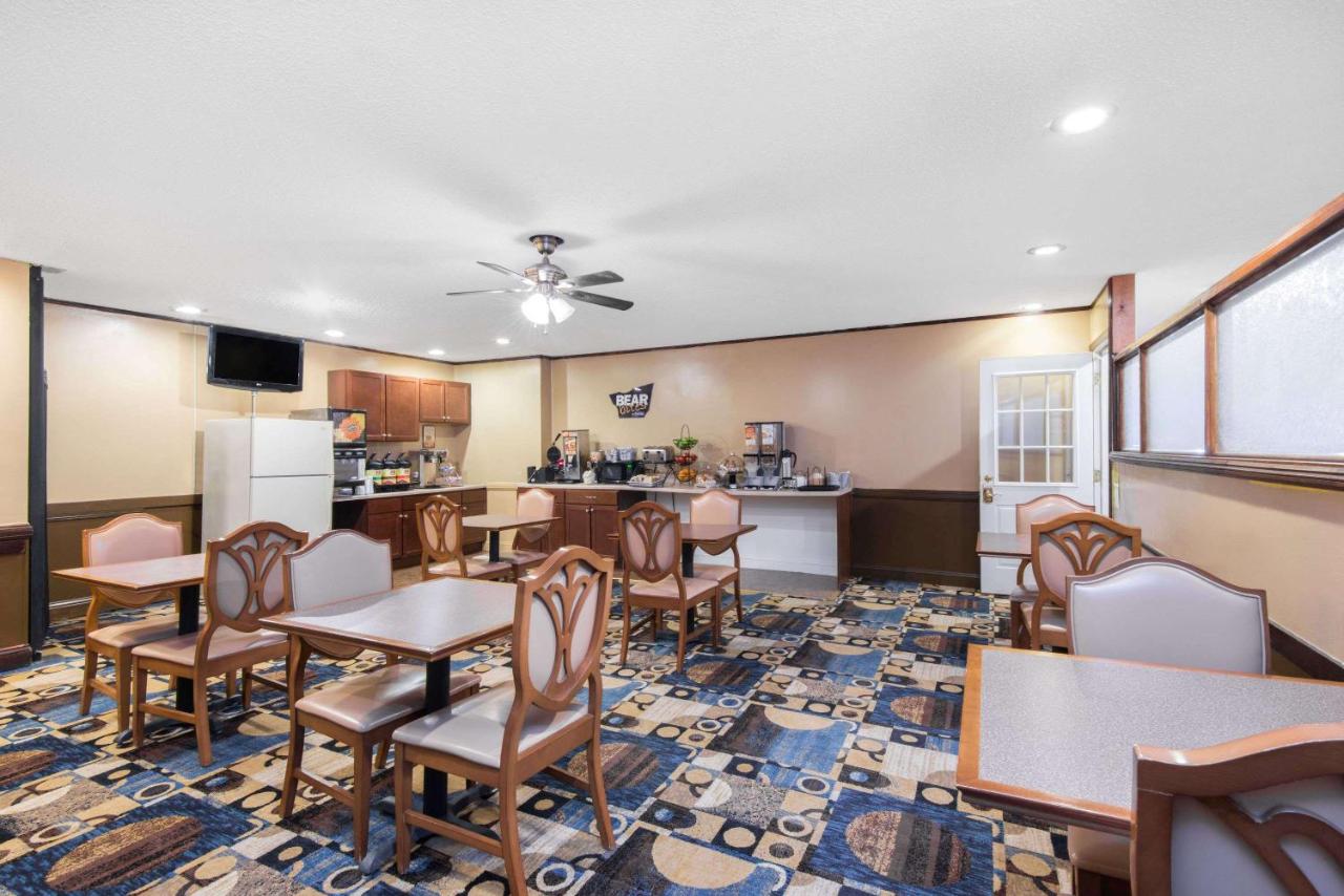 Travelodge by Wyndham Laramie
