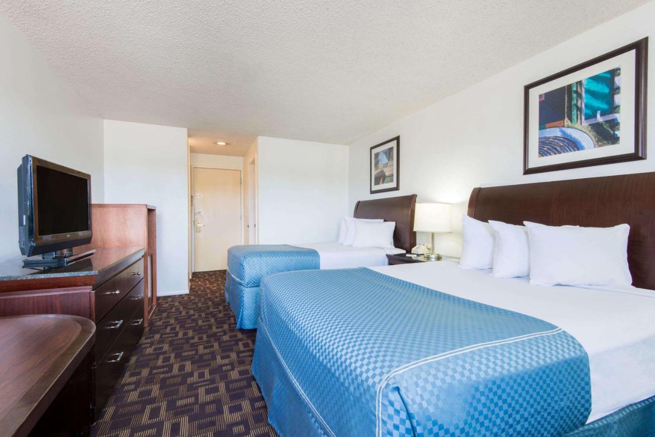 Travelodge by Wyndham Laramie
