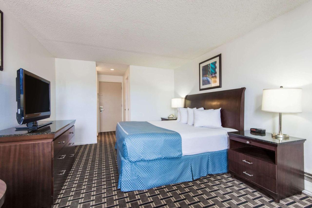 Travelodge by Wyndham Laramie