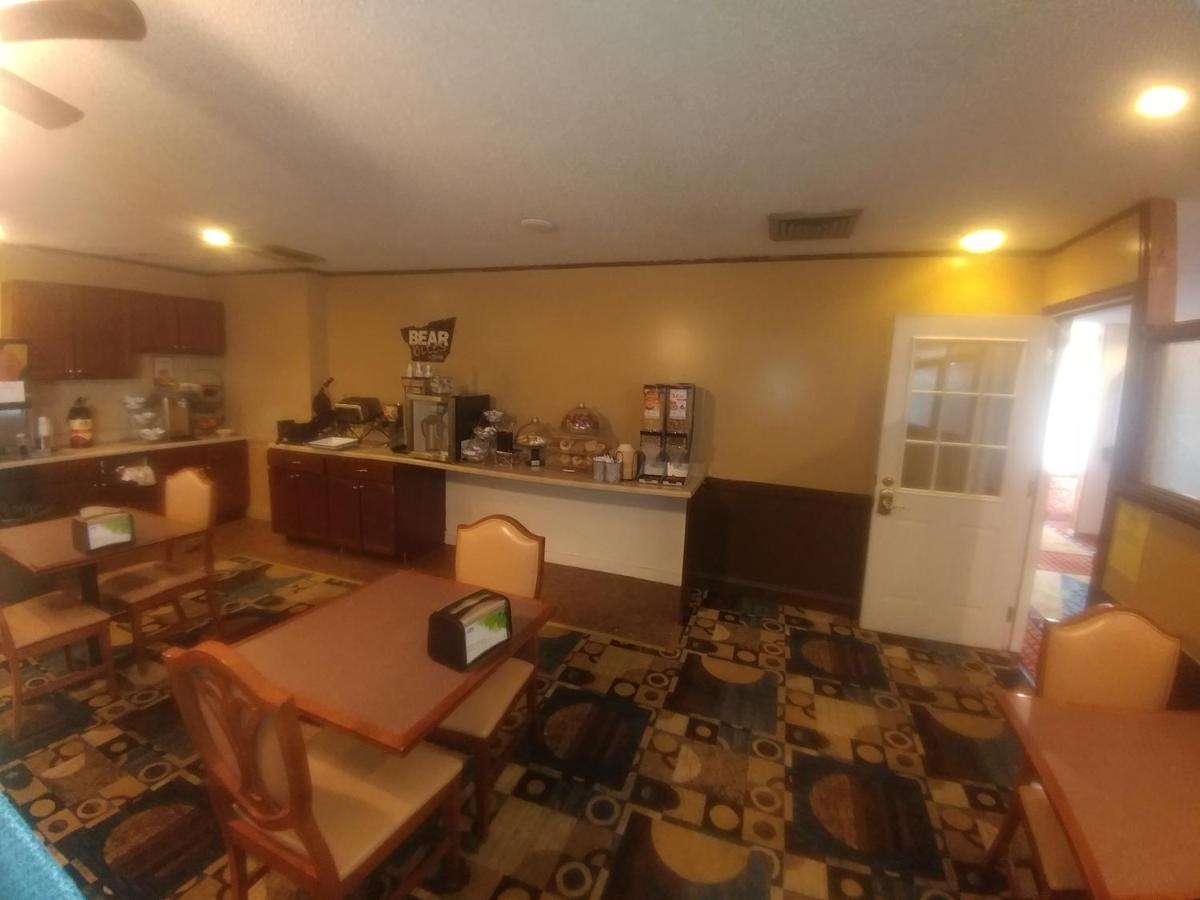 Travelodge by Wyndham Laramie