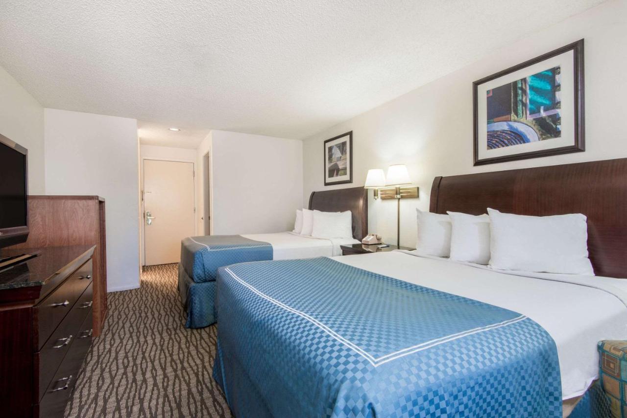 Travelodge by Wyndham Laramie
