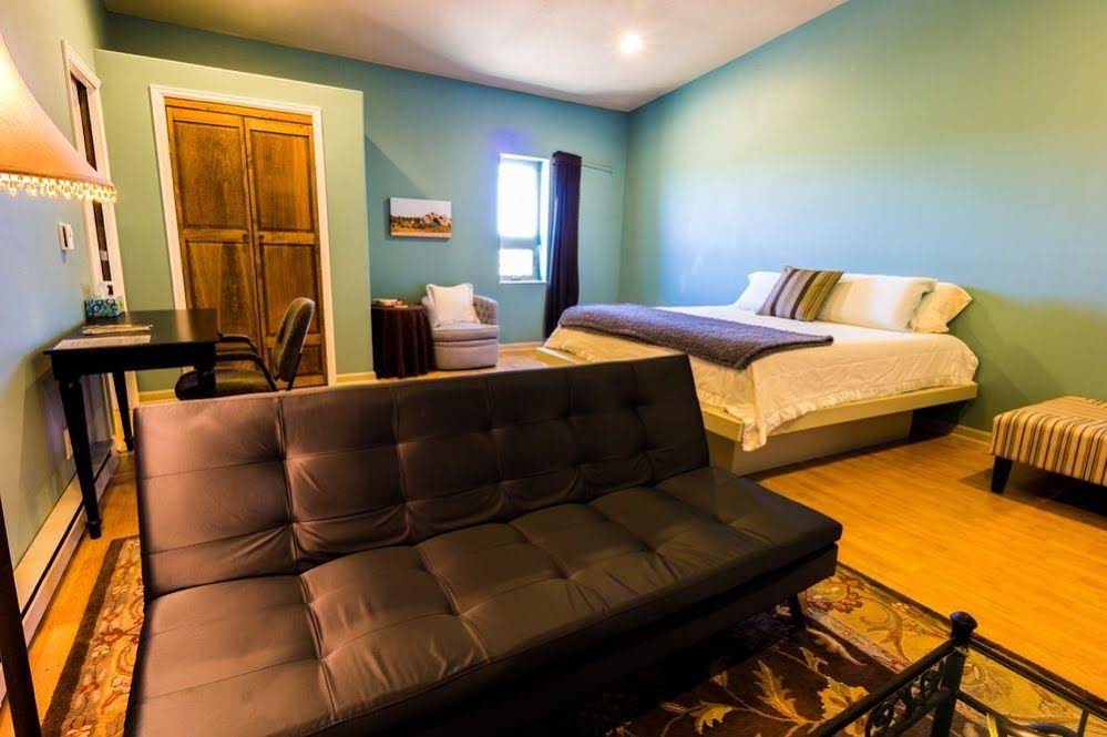 Vista de la Luna Bed & Breakfast