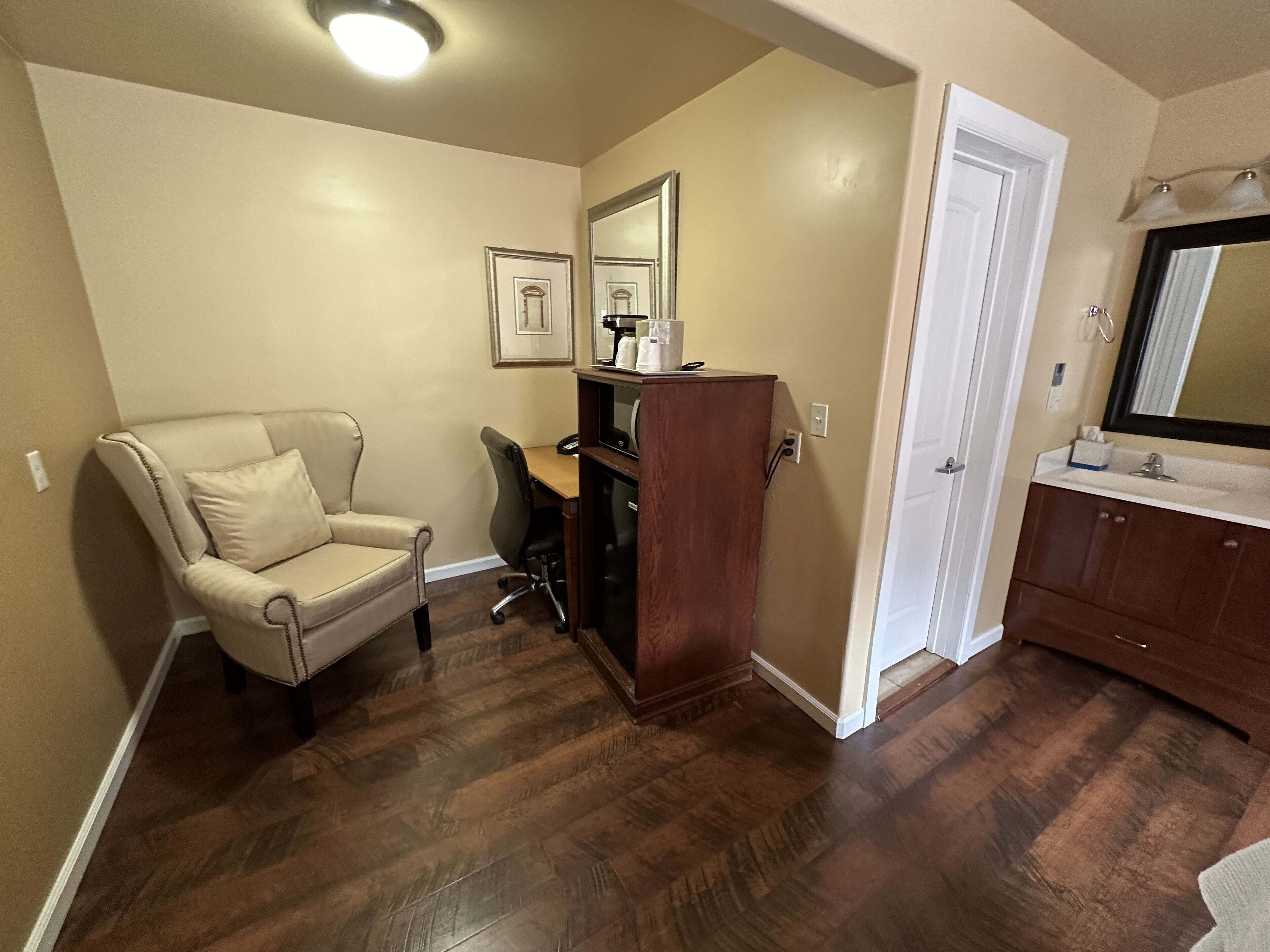 Abram Inn and Suites