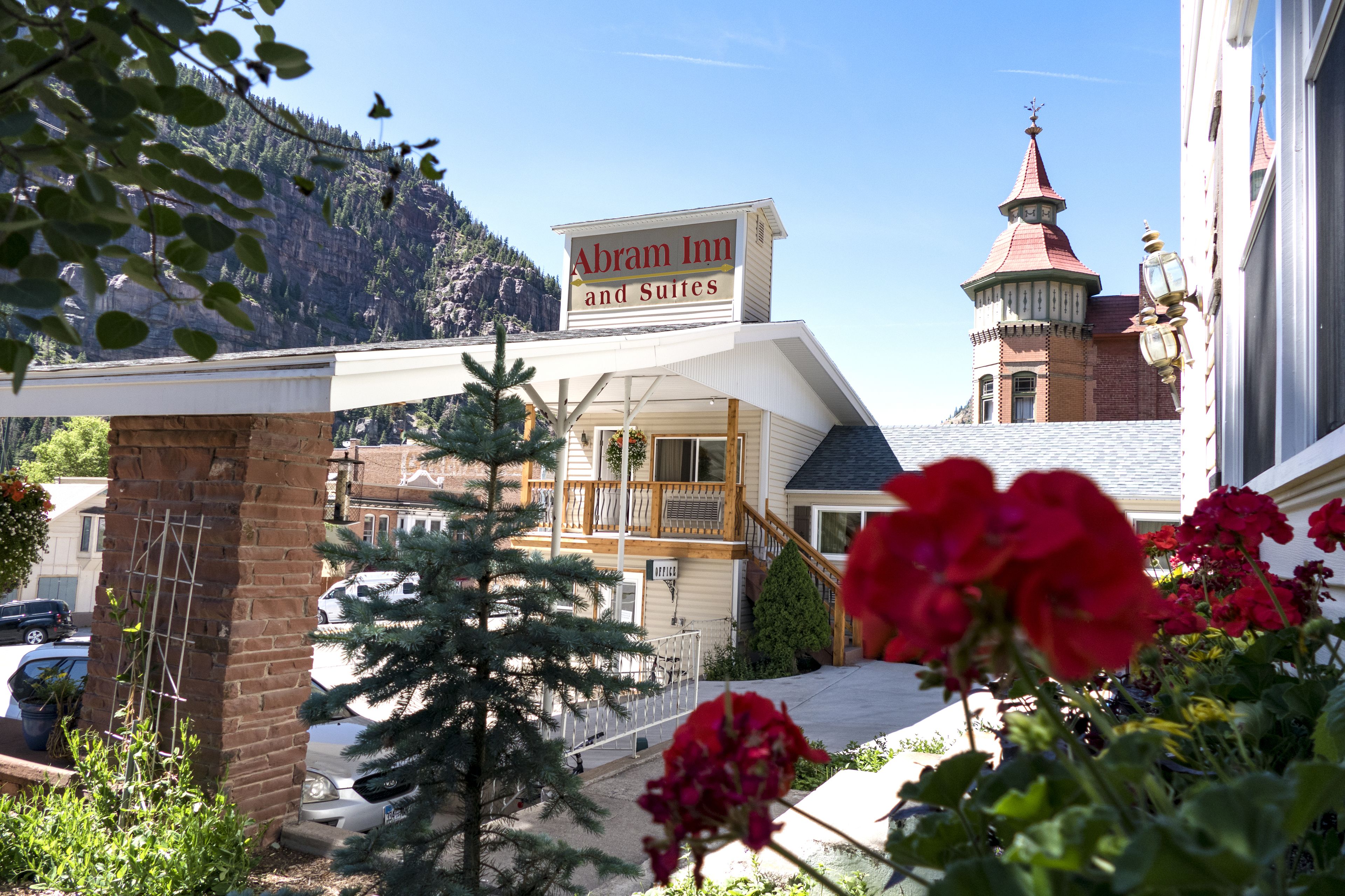 Abram Inn and Suites