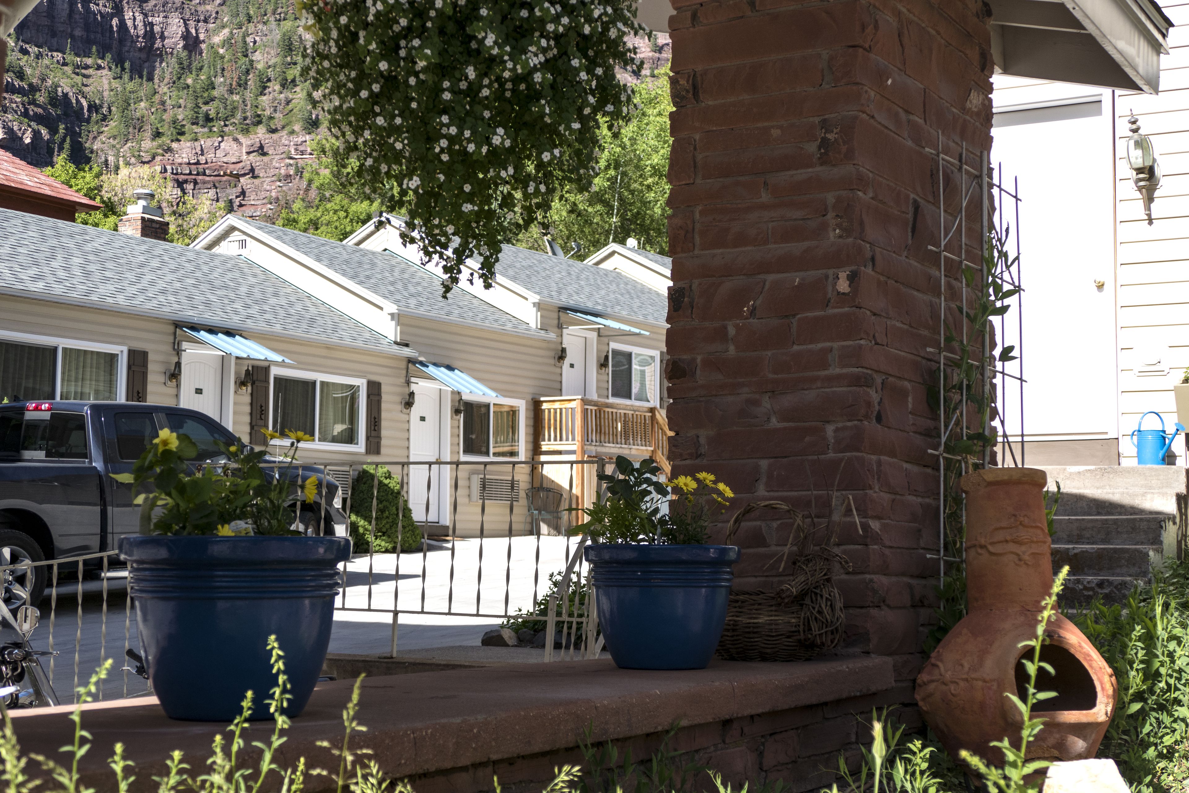 Abram Inn and Suites