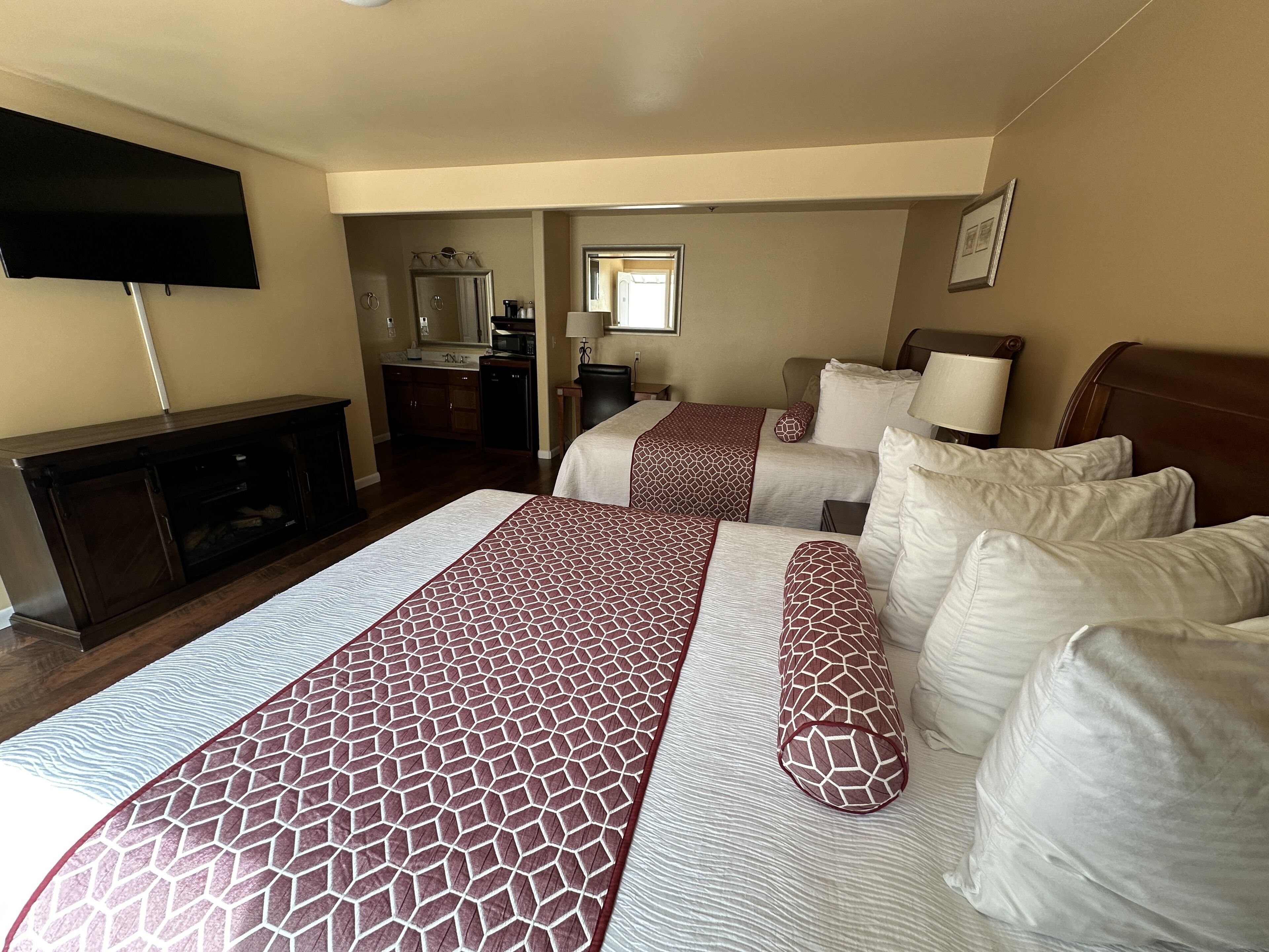 Abram Inn and Suites