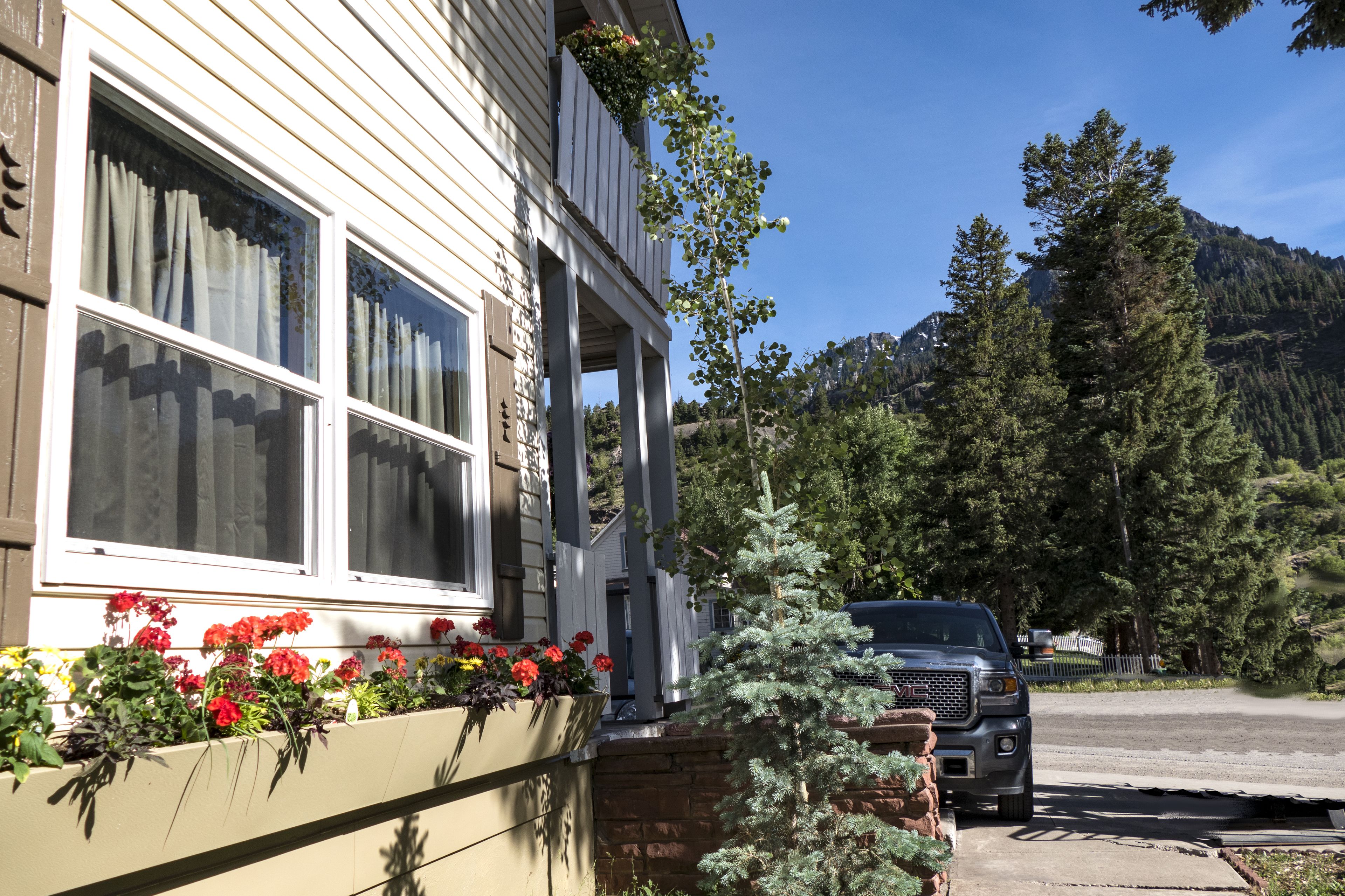 Abram Inn and Suites