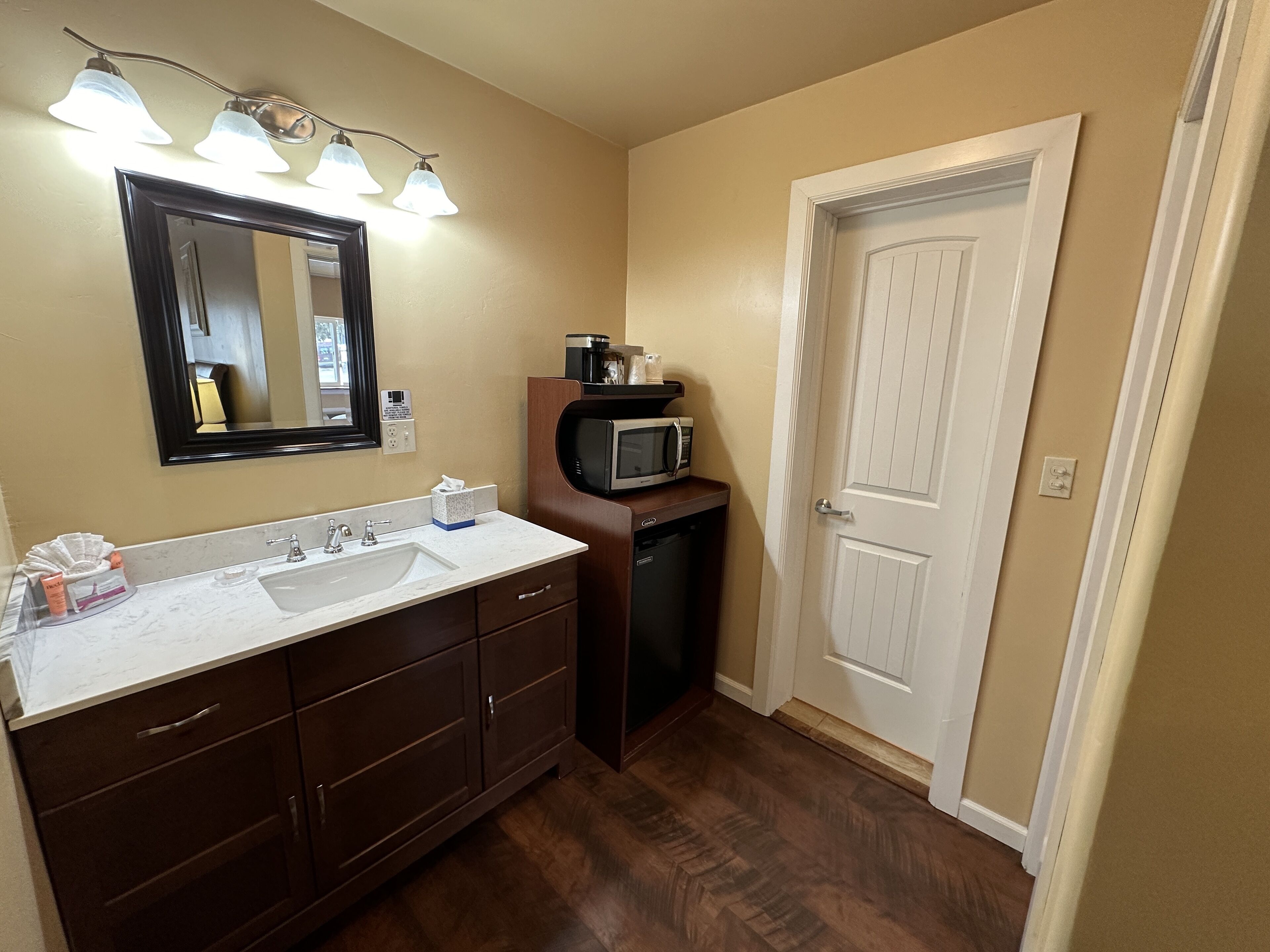 Abram Inn and Suites