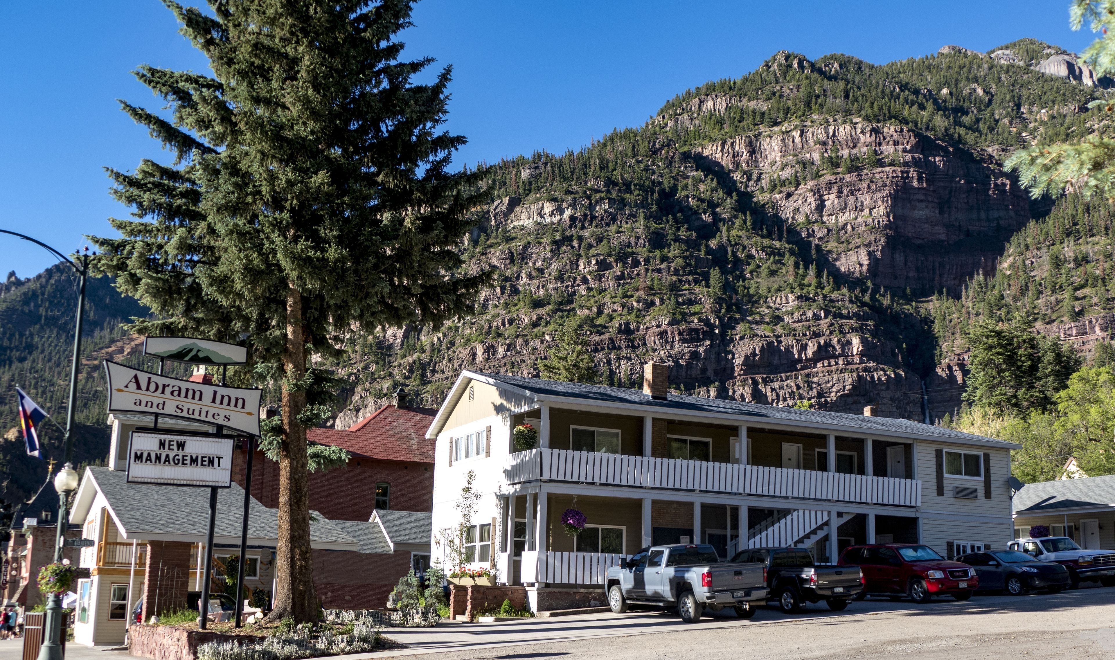 Abram Inn and Suites