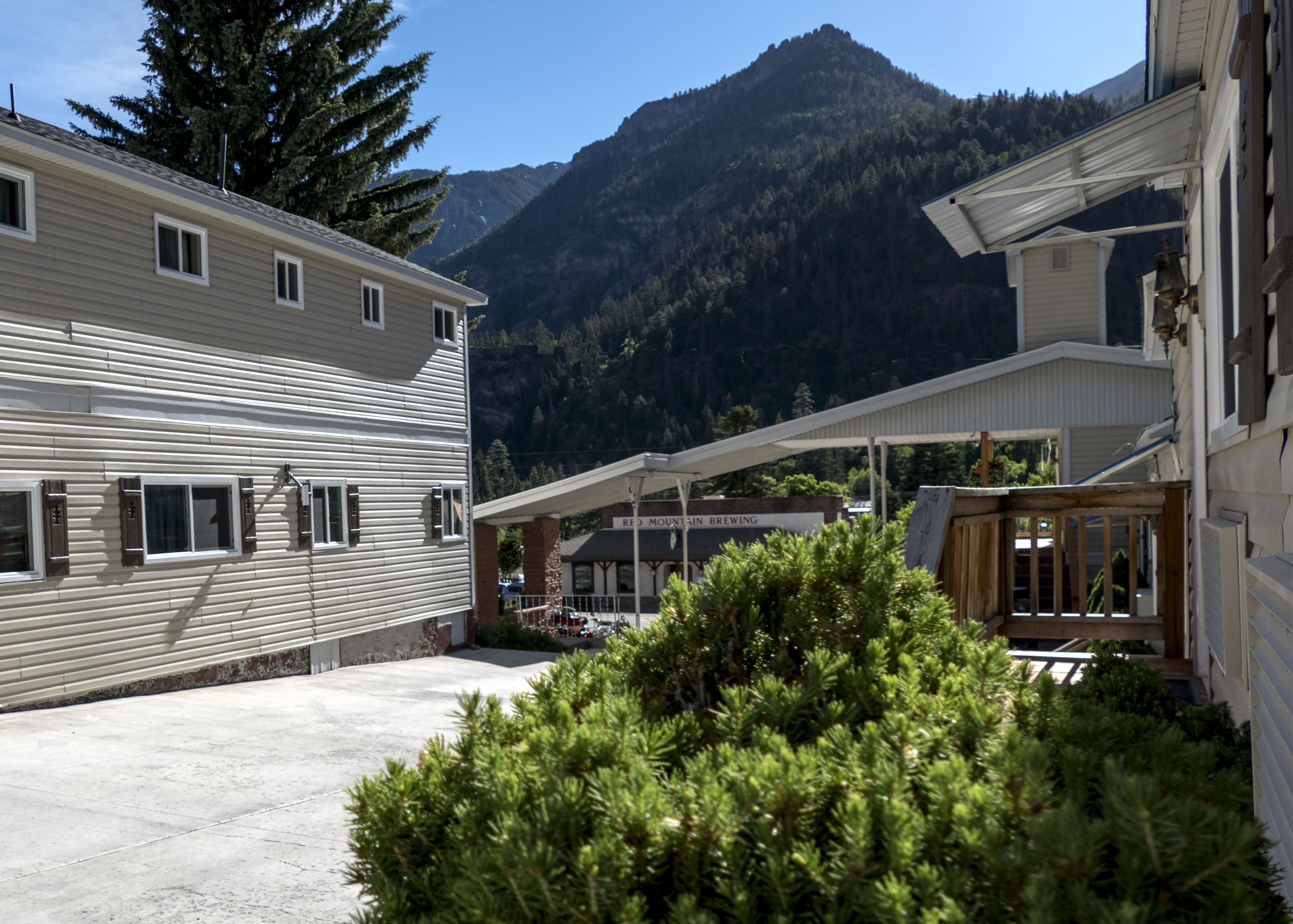 Abram Inn and Suites