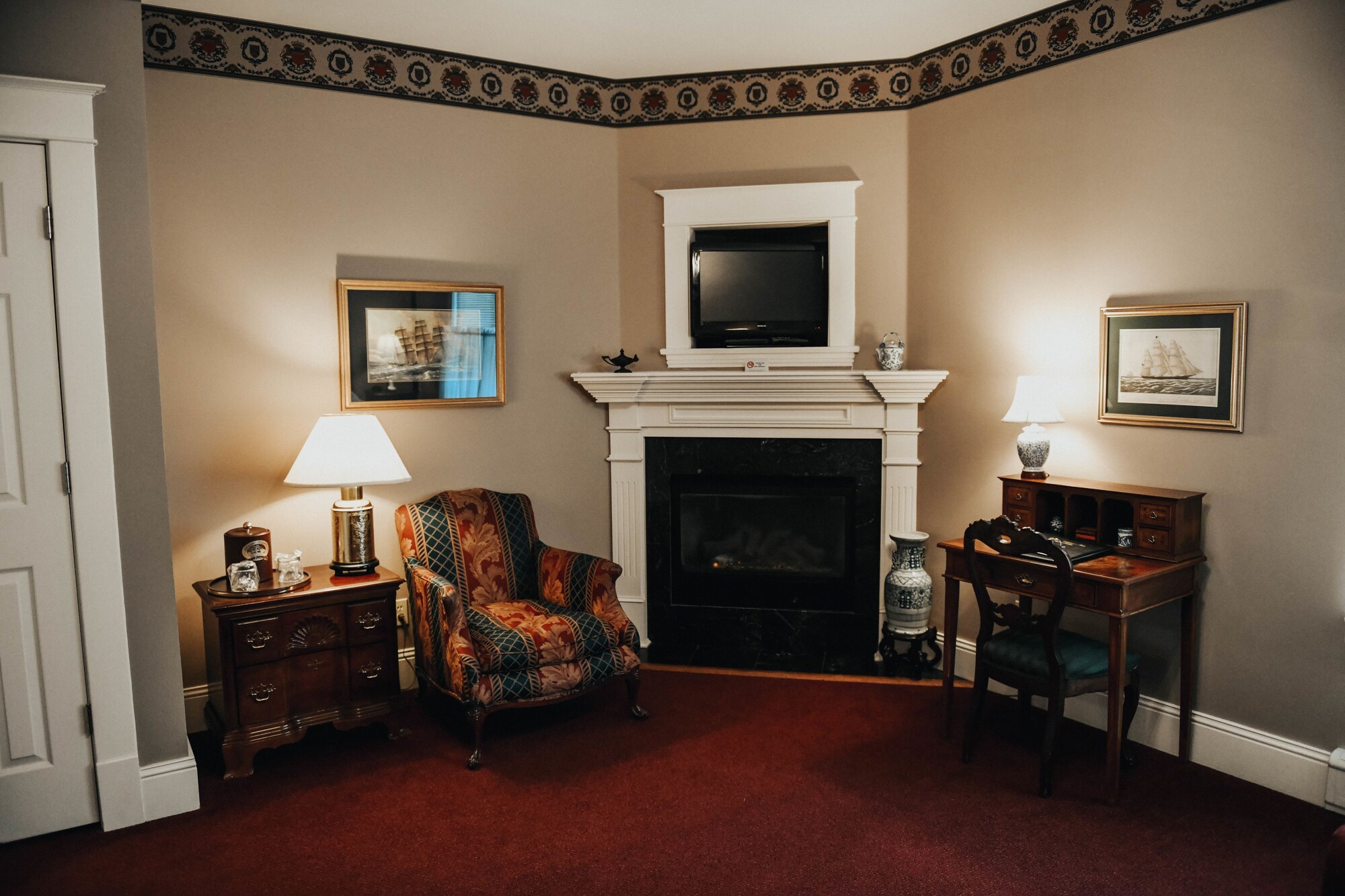 China Clipper Inn