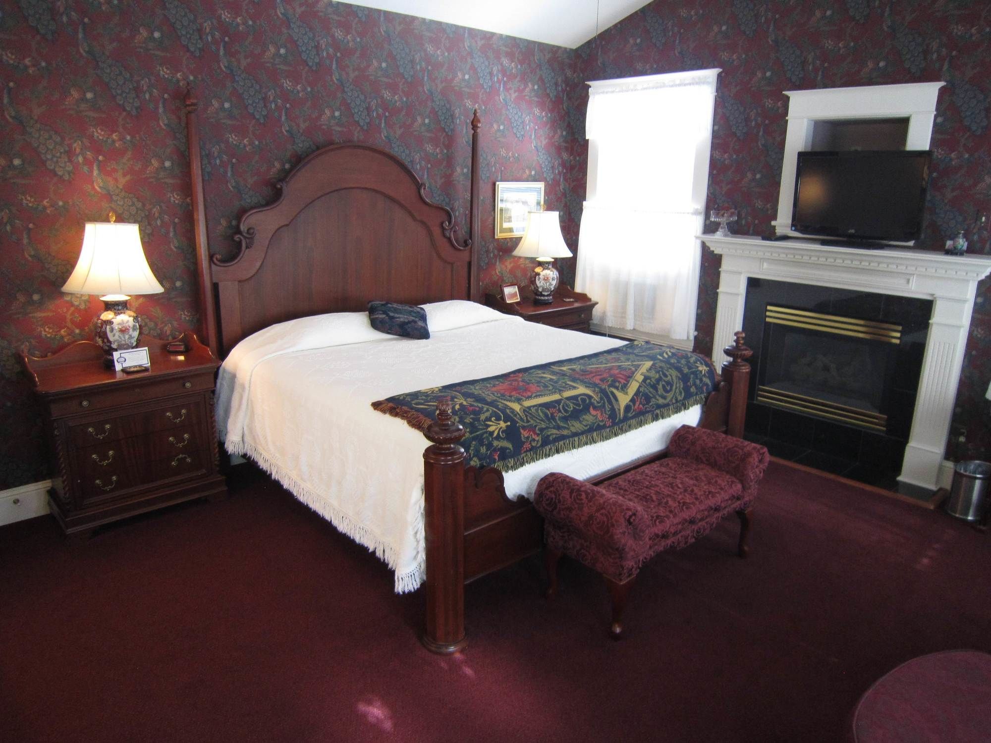 China Clipper Inn