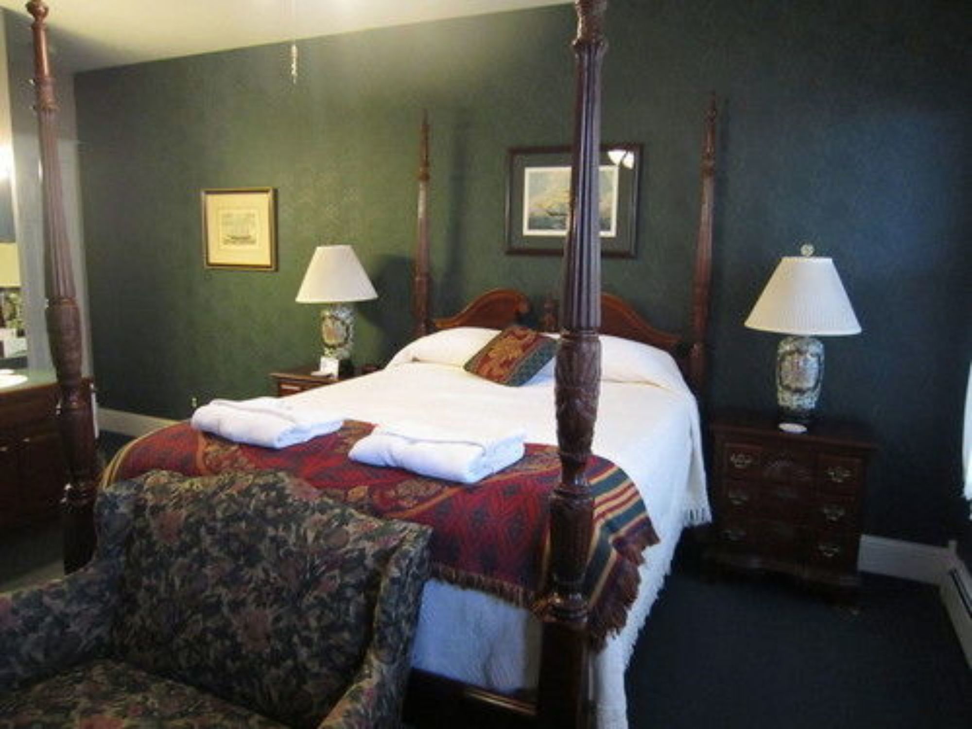 China Clipper Inn
