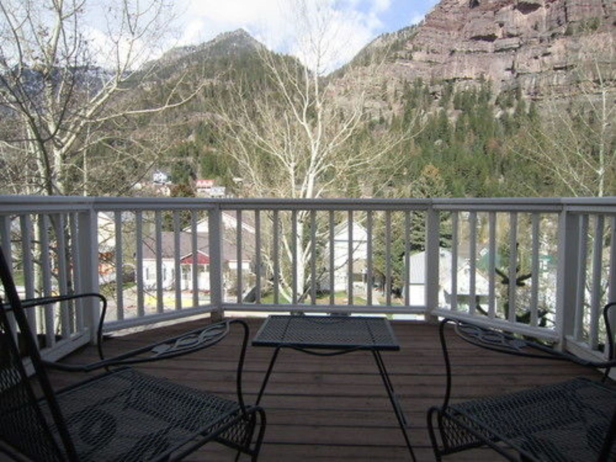 China Clipper Inn