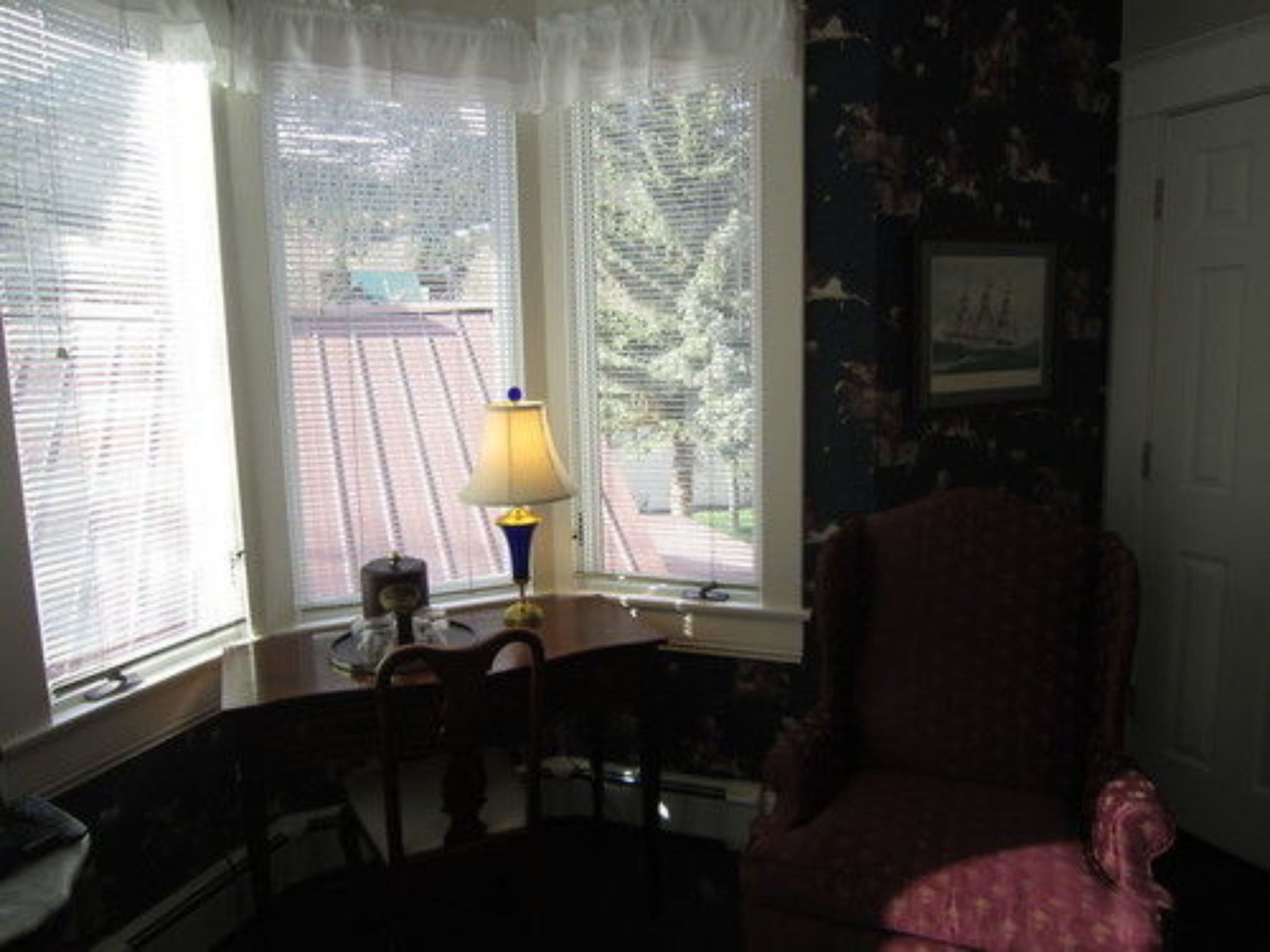 China Clipper Inn