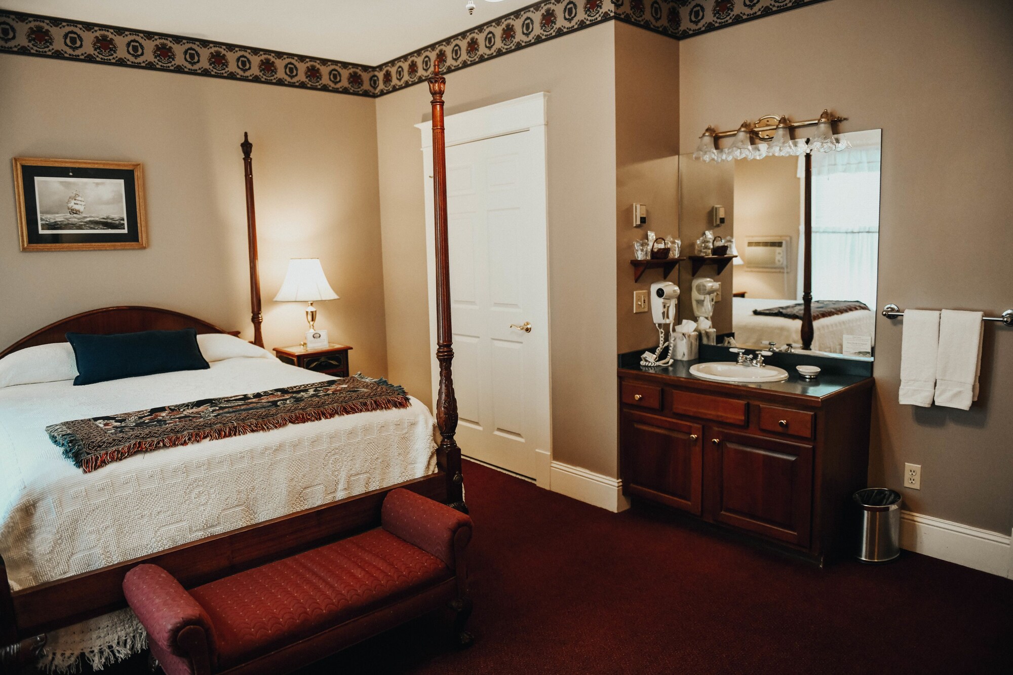 China Clipper Inn