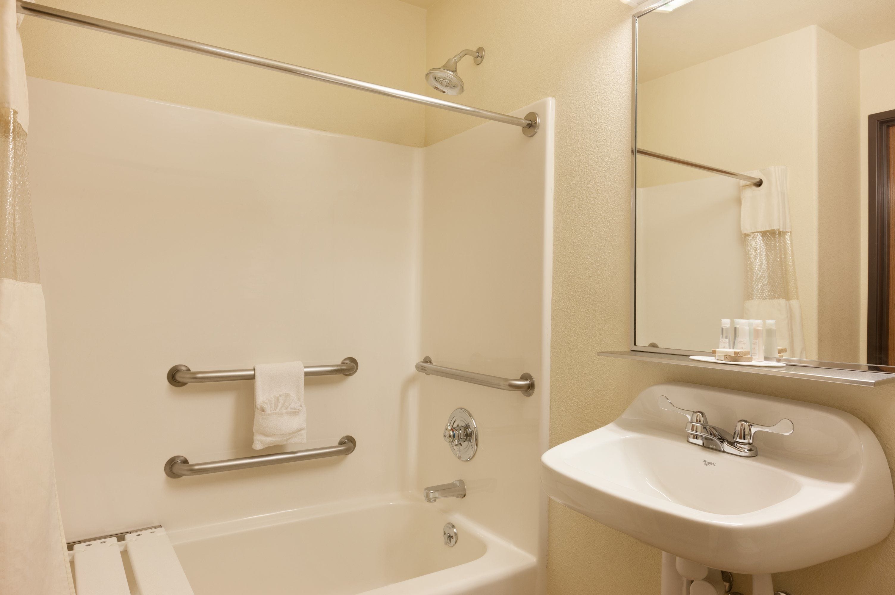 Pinedale Hotel & Suites