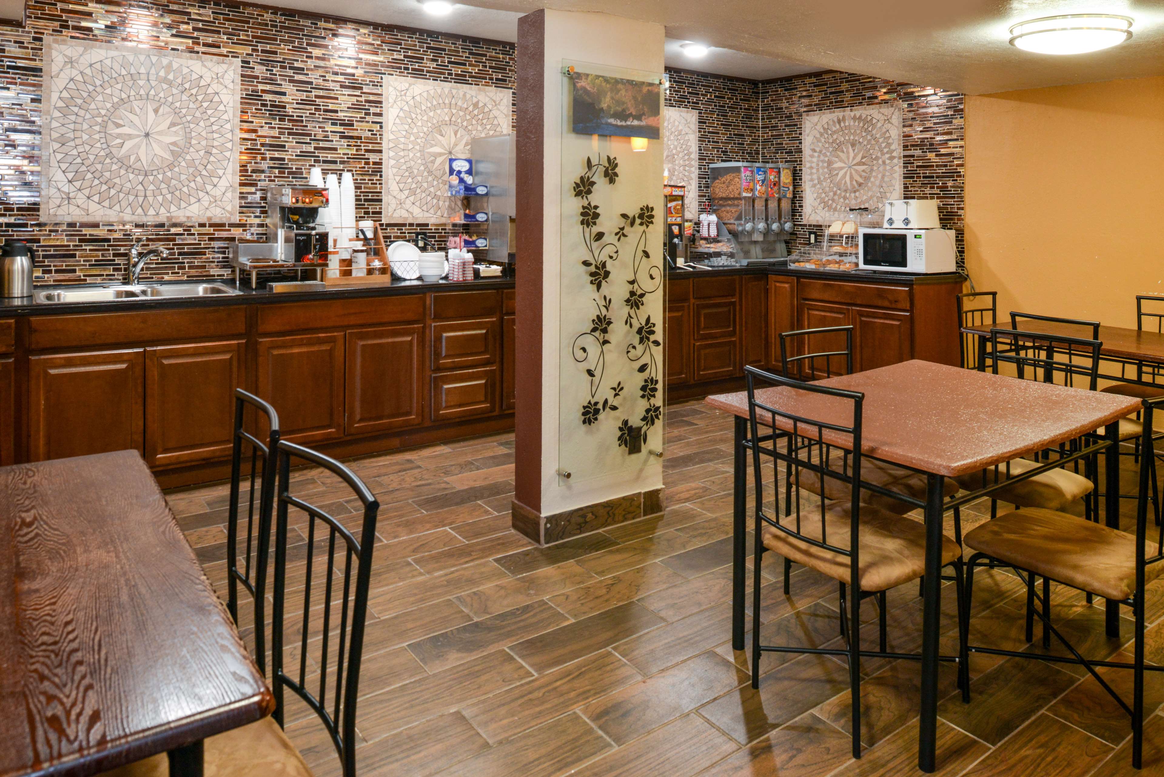 Pronghorn Inn