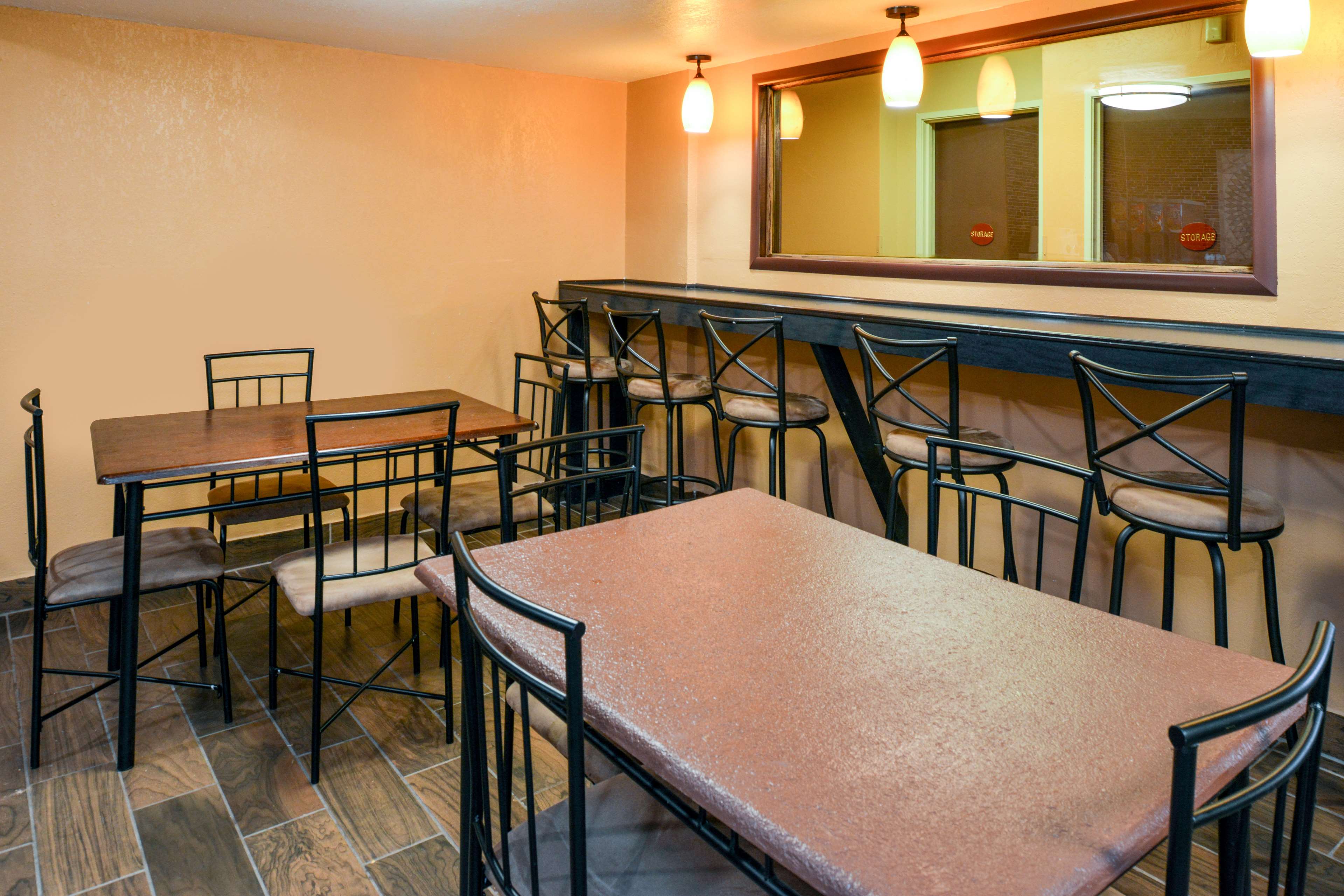 Pronghorn Inn