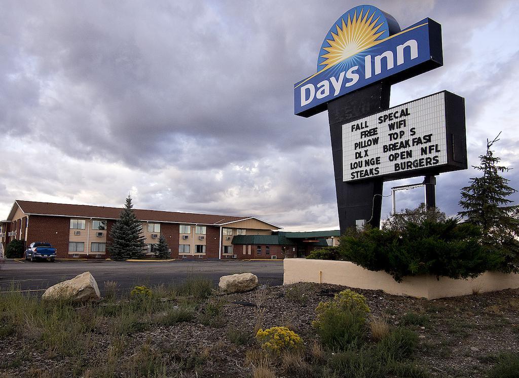 Days Inn by Wyndham Rawlins