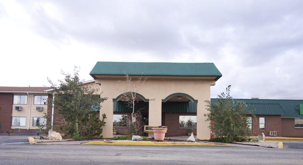 Days Inn by Wyndham Rawlins