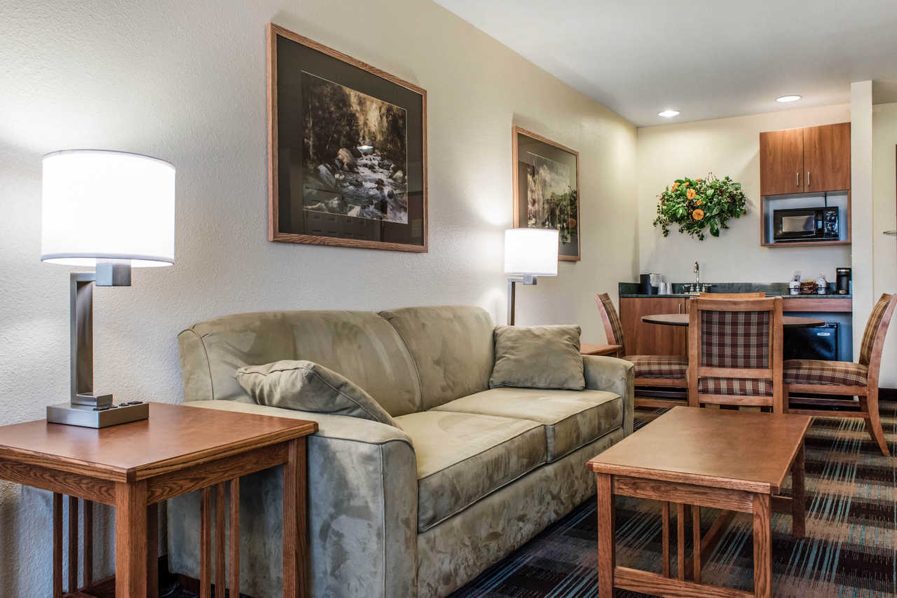 Comfort Inn & Suites
