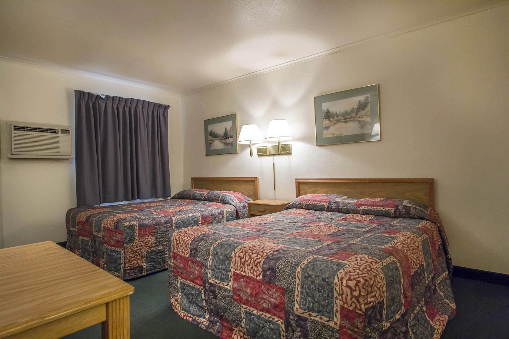 Deer Lodge Motel