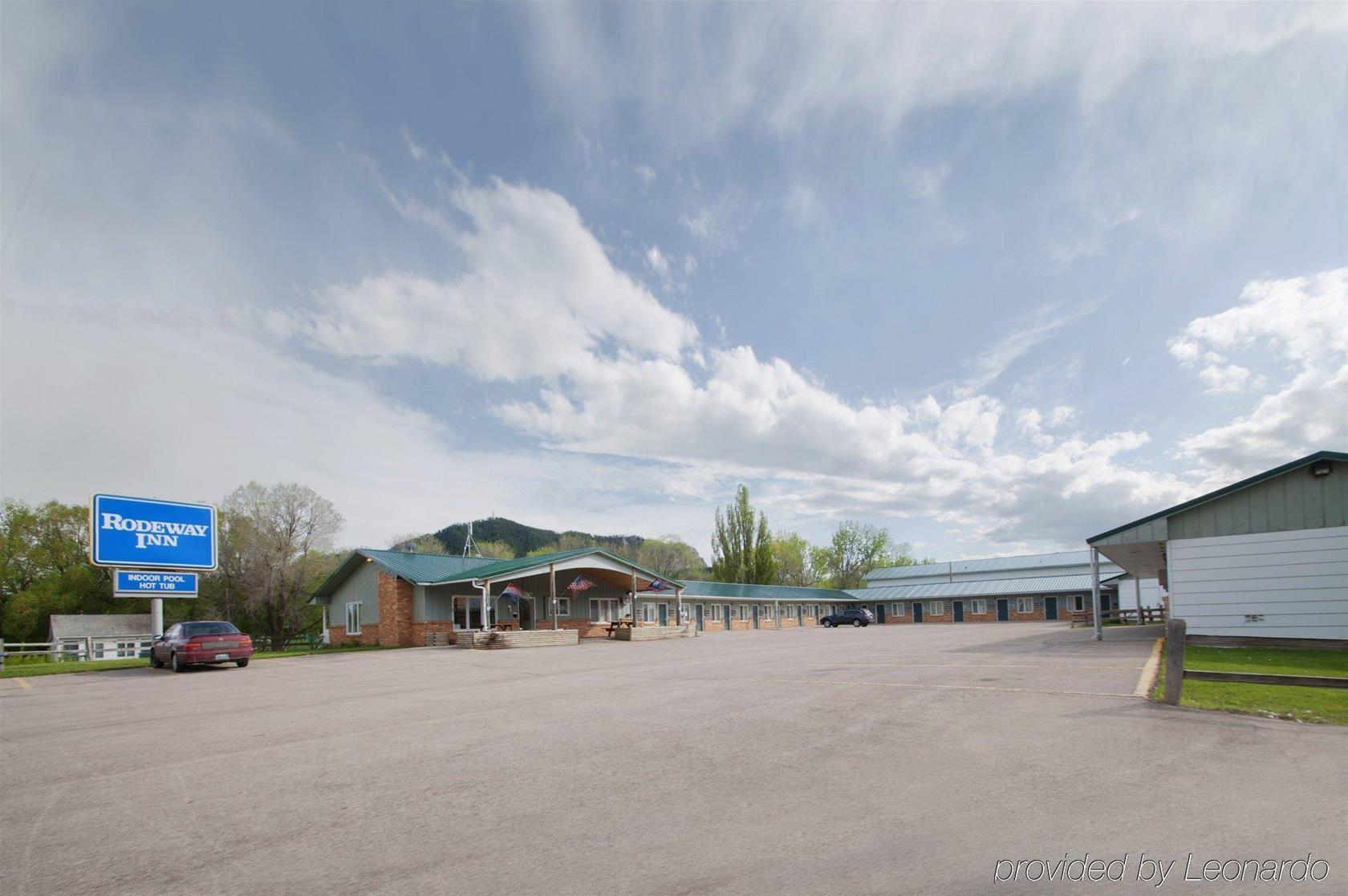 Deer Lodge Motel