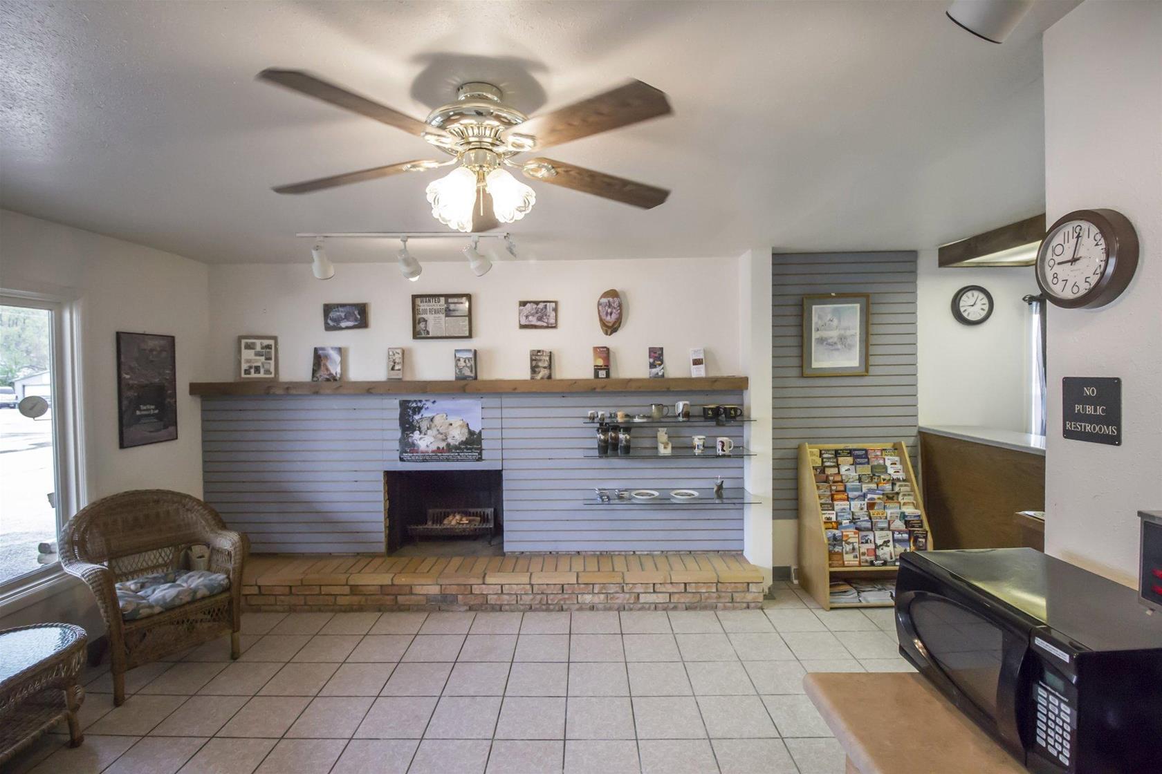 Deer Lodge Motel
