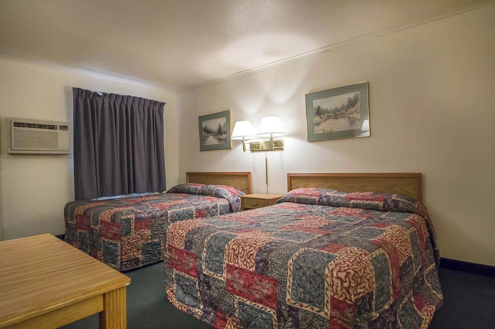 Deer Lodge Motel