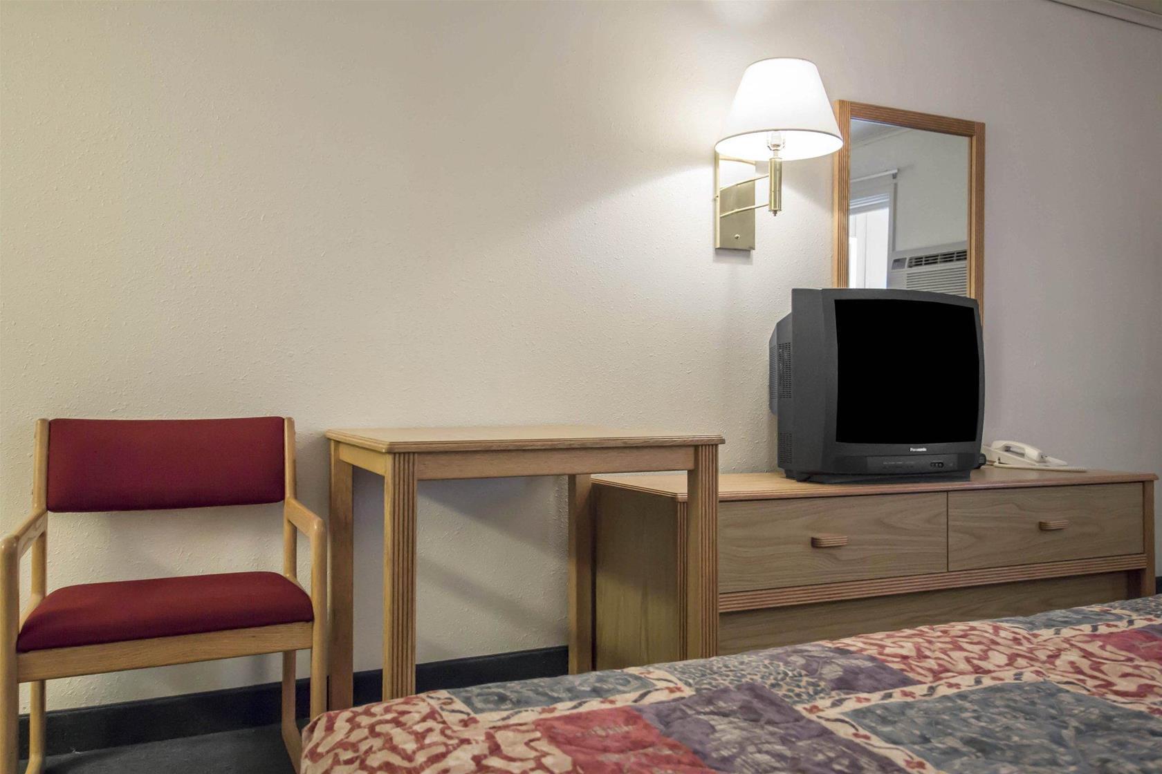 Deer Lodge Motel