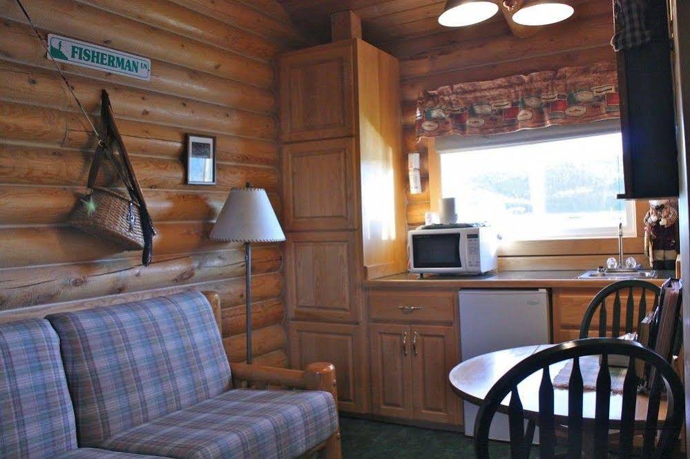 Cabin Creek Inn