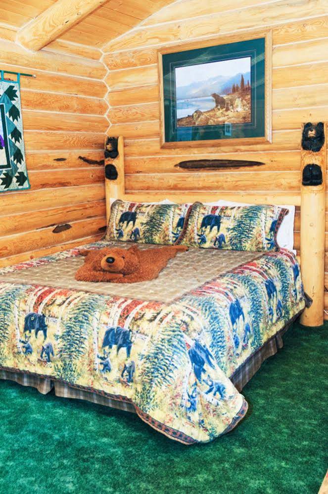 Cabin Creek Inn