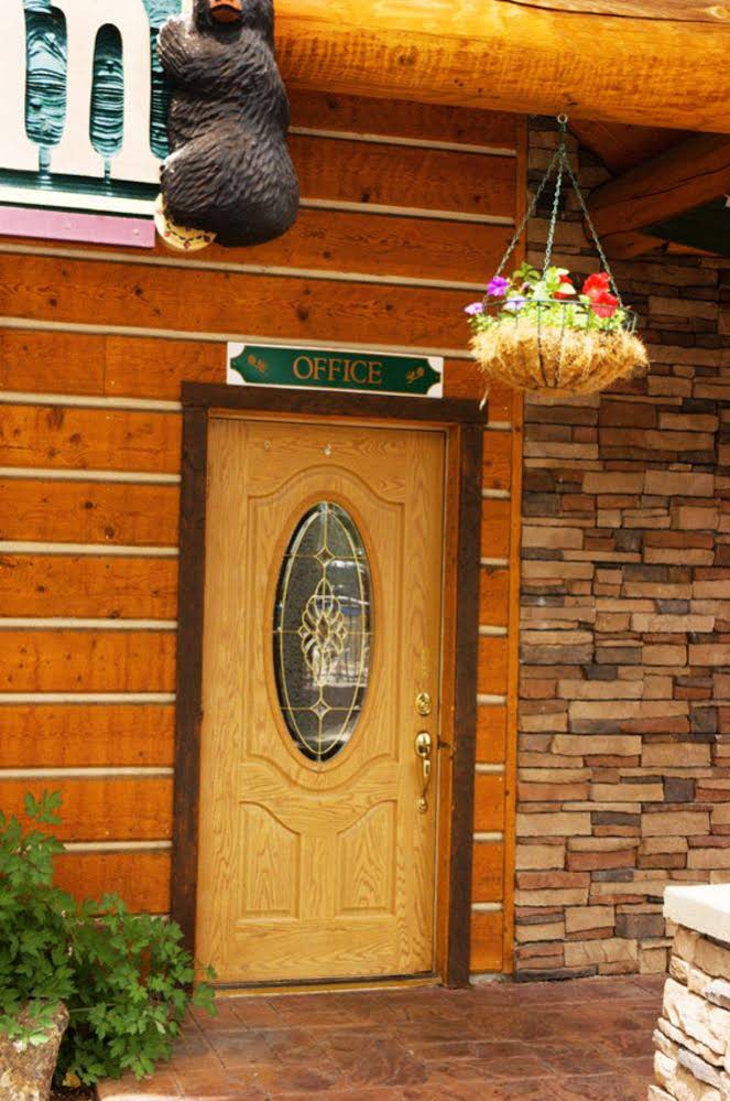 Cabin Creek Inn