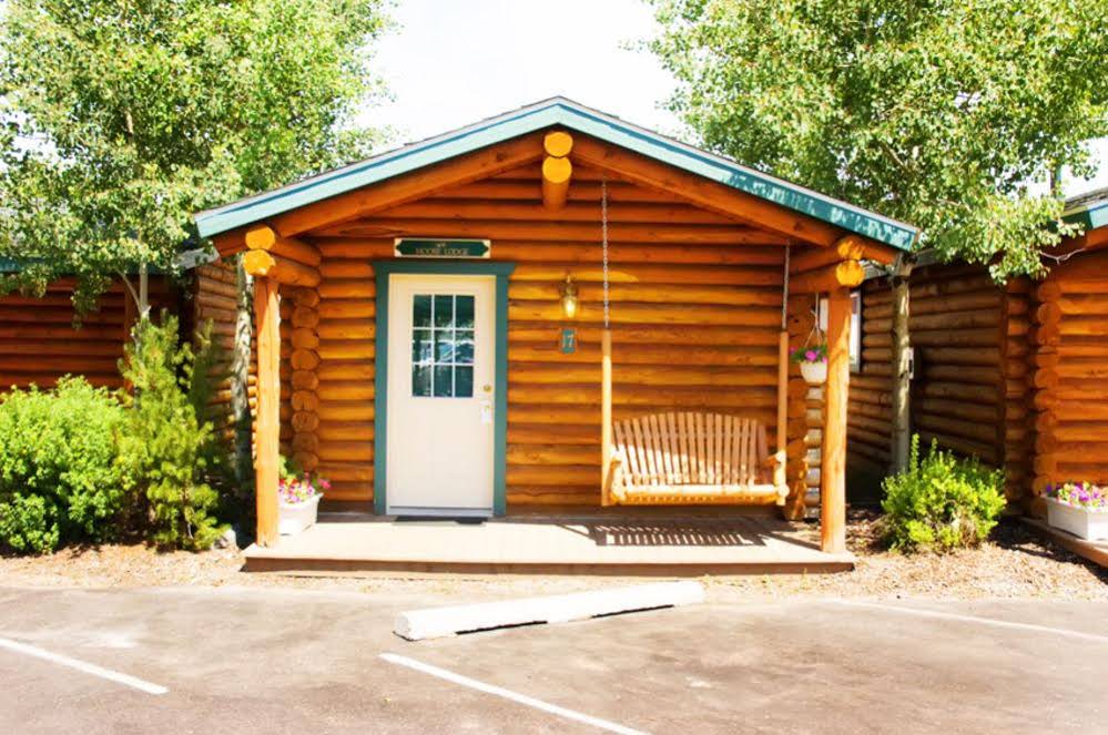 Cabin Creek Inn