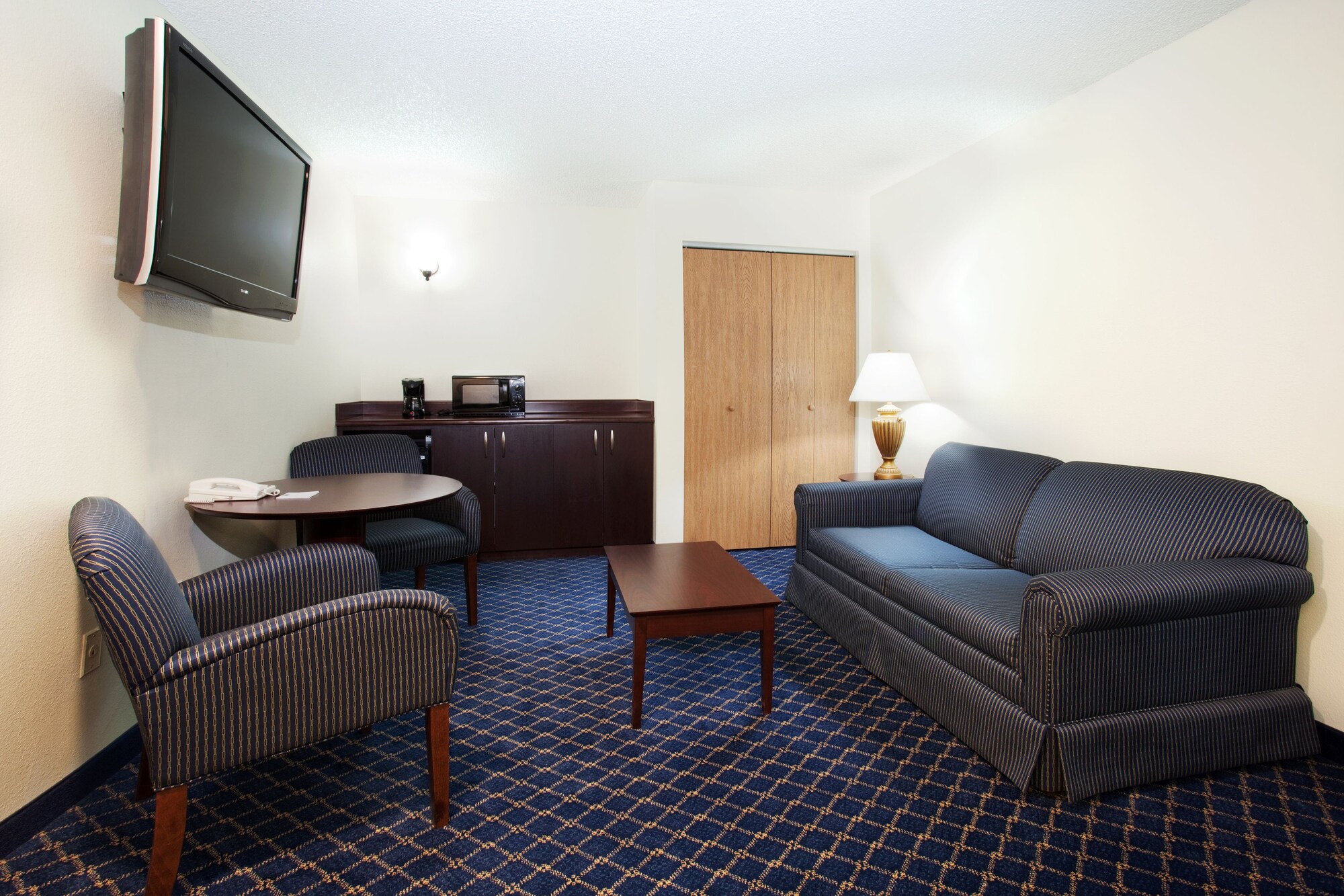 Holiday Inn Express & Suites Torrington